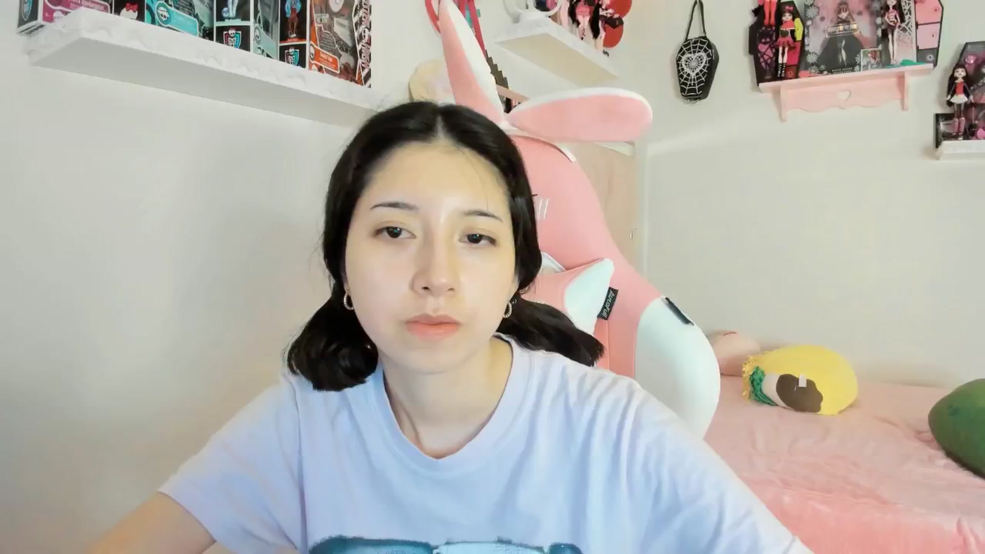 Gallery image thumbnail from Cherrycute666's myfreecams stream on, 02/27/2025, 11:12 image 4 of 20