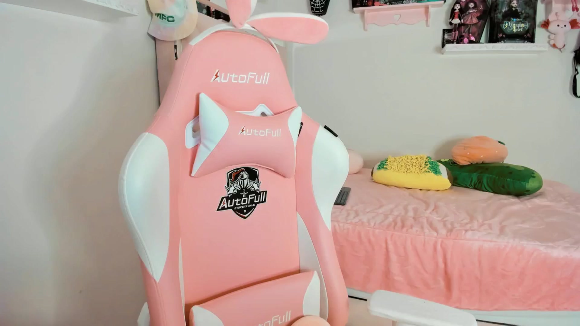 Gallery image thumbnail from Cherrycute666's myfreecams stream on, 02/28/2025, 04:53 image 7 of 20