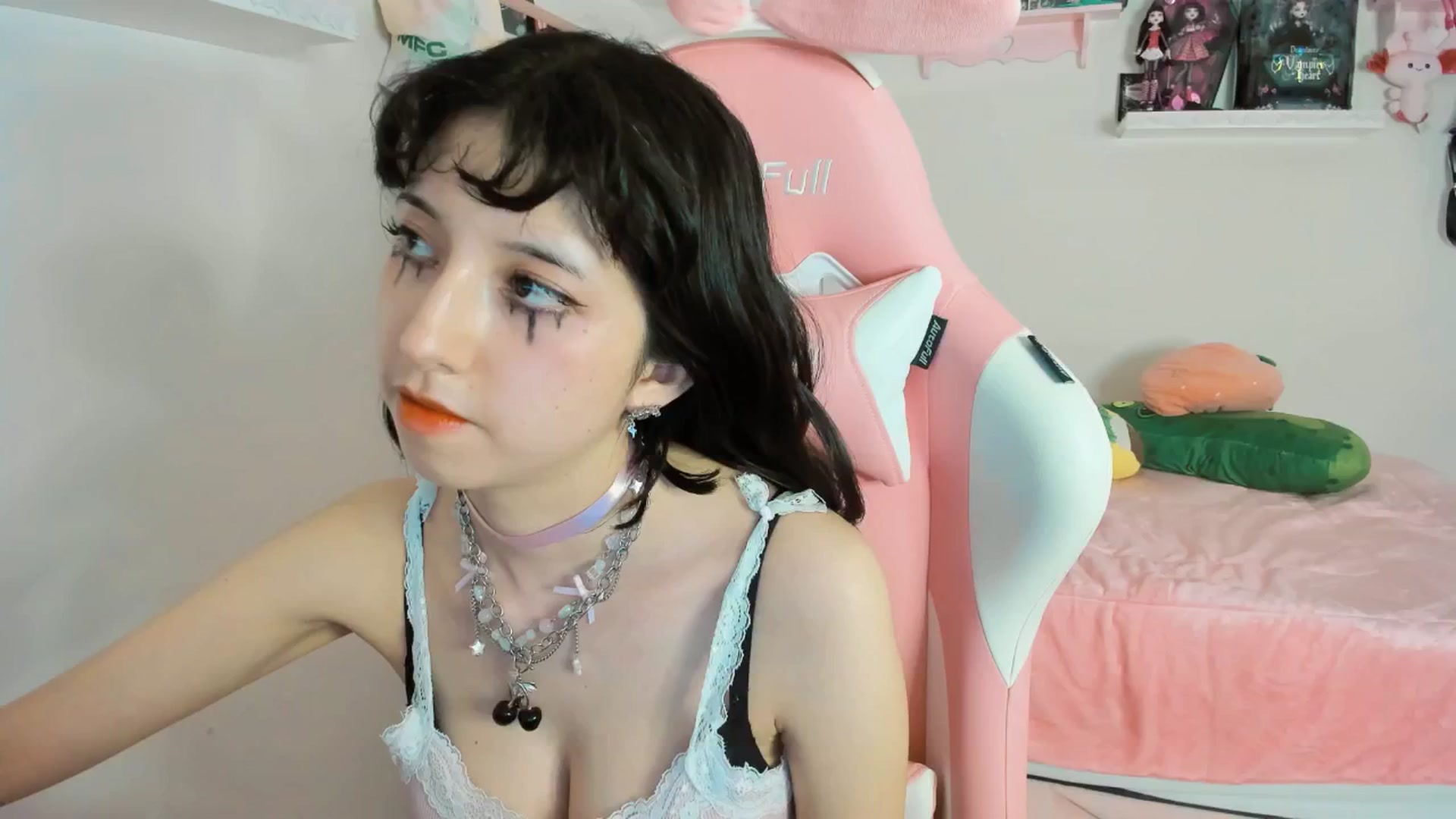 Gallery image thumbnail from Cherrycute666's myfreecams stream on, 02/28/2025, 04:53 image 4 of 20