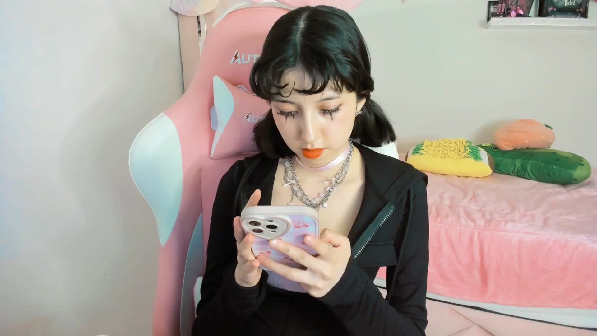 Gallery image thumbnail from Cherrycute666's myfreecams stream on, 02/28/2025, 06:27 image 5 of 20