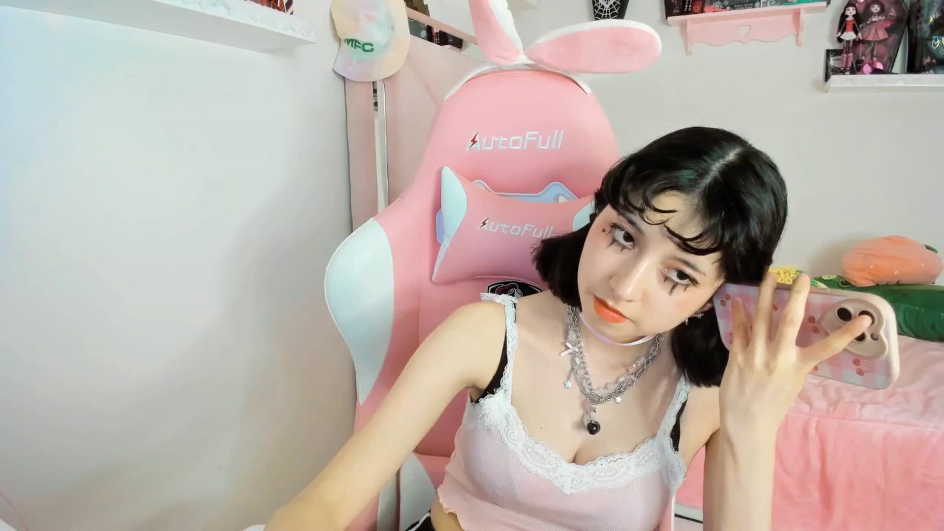 Gallery image thumbnail from Cherrycute666's myfreecams stream on, 02/28/2025, 06:58 image 2 of 20