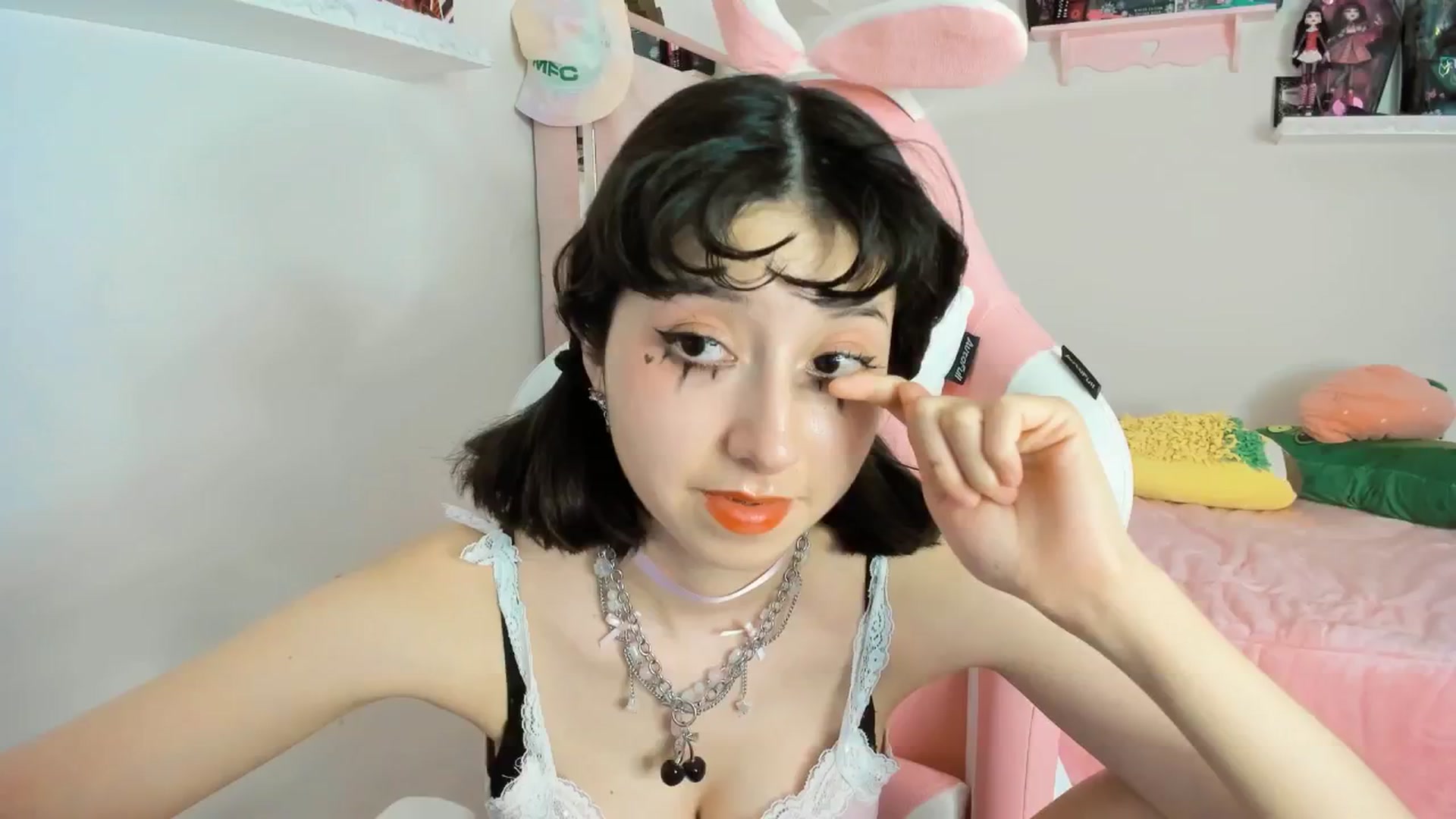 Gallery image thumbnail from Cherrycute666's myfreecams stream on, 02/28/2025, 06:58 image 17 of 20