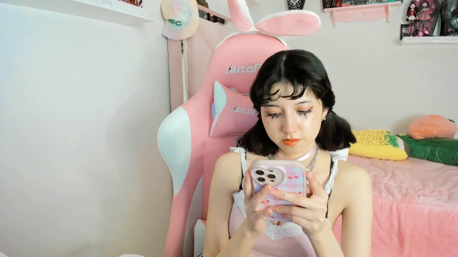 Gallery image thumbnail from Cherrycute666's myfreecams stream on, 02/28/2025, 06:58 image 4 of 20