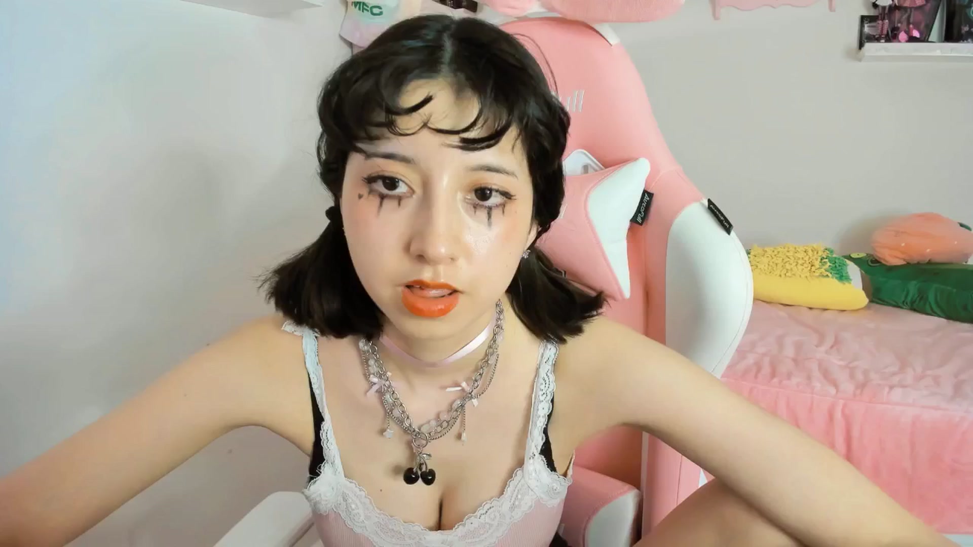 Gallery image thumbnail from Cherrycute666's myfreecams stream on, 02/28/2025, 07:49 image 2 of 20