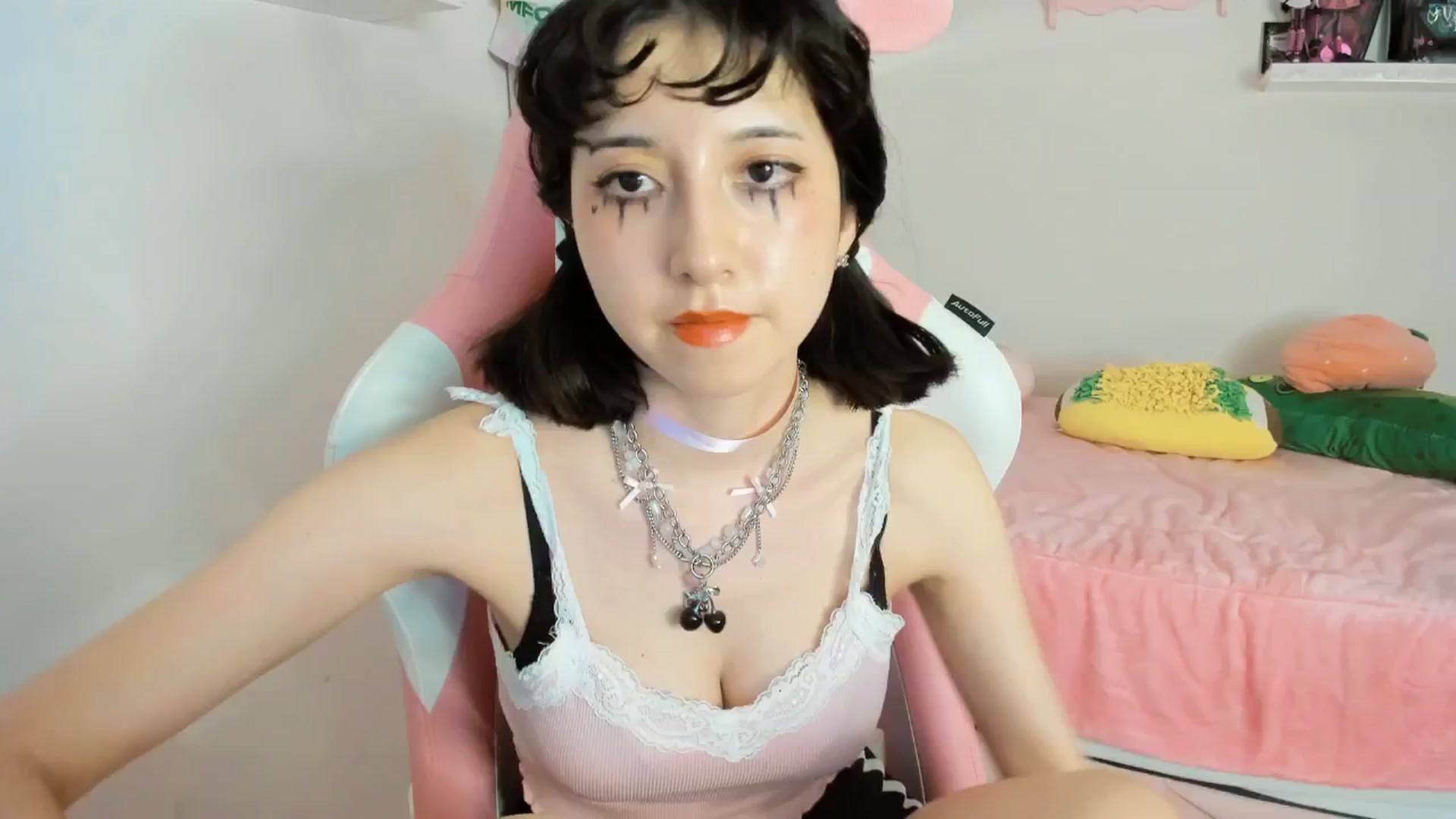 Gallery image thumbnail from Cherrycute666's myfreecams stream on, 02/28/2025, 07:49 image 13 of 20