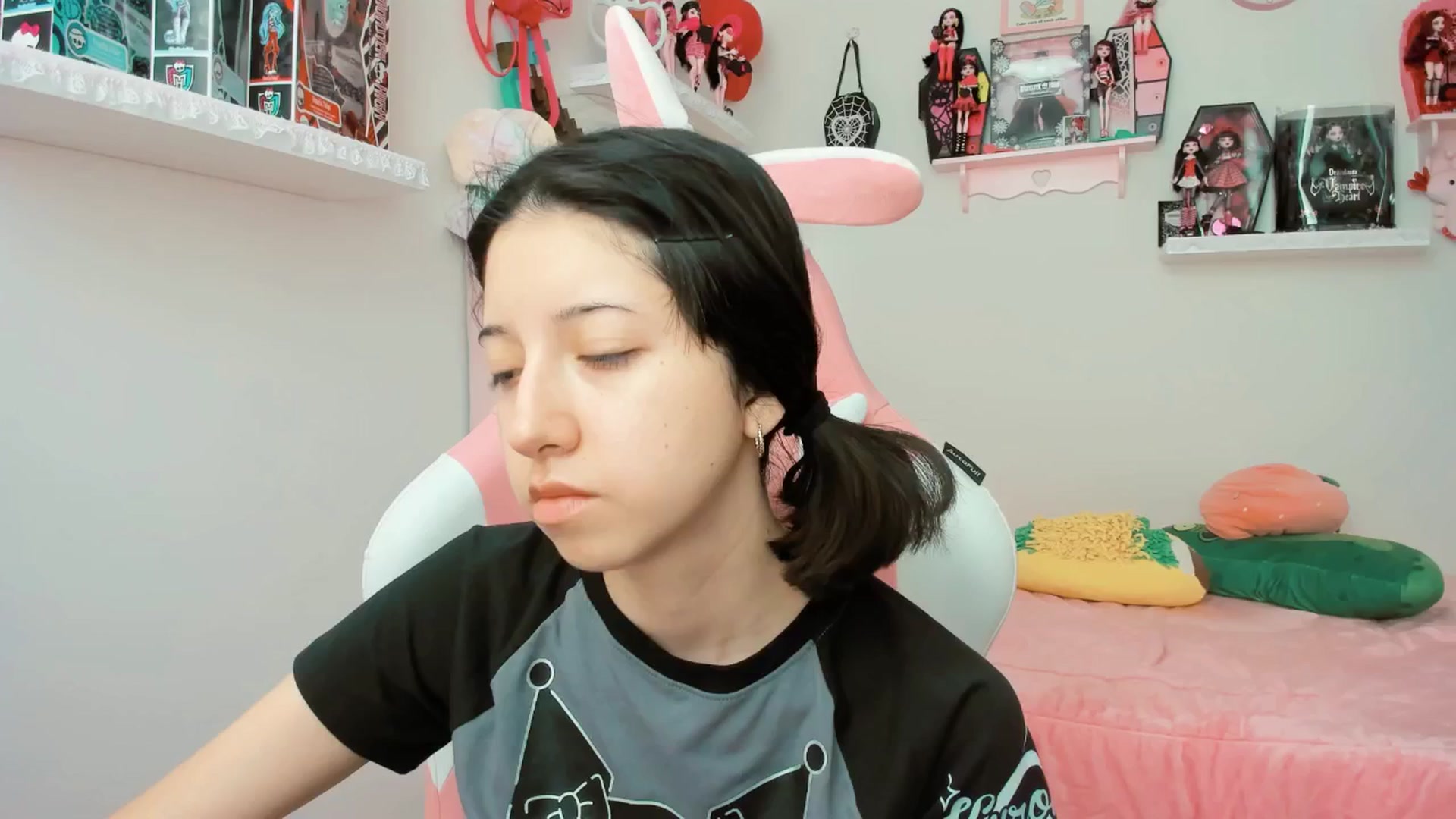 Gallery image thumbnail from Cherrycute666's myfreecams stream on, 02/28/2025, 19:29 image 7 of 20