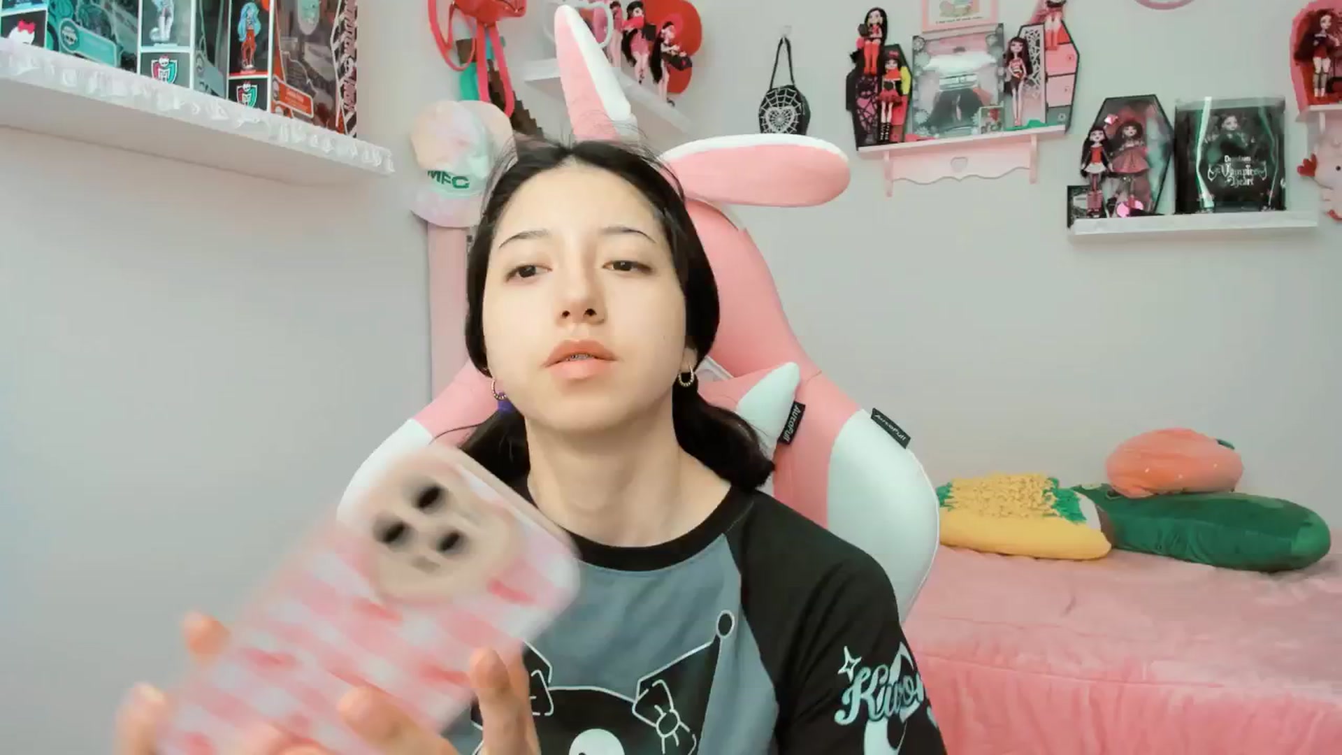Gallery image thumbnail from Cherrycute666's myfreecams stream on, 02/28/2025, 19:29 image 9 of 20