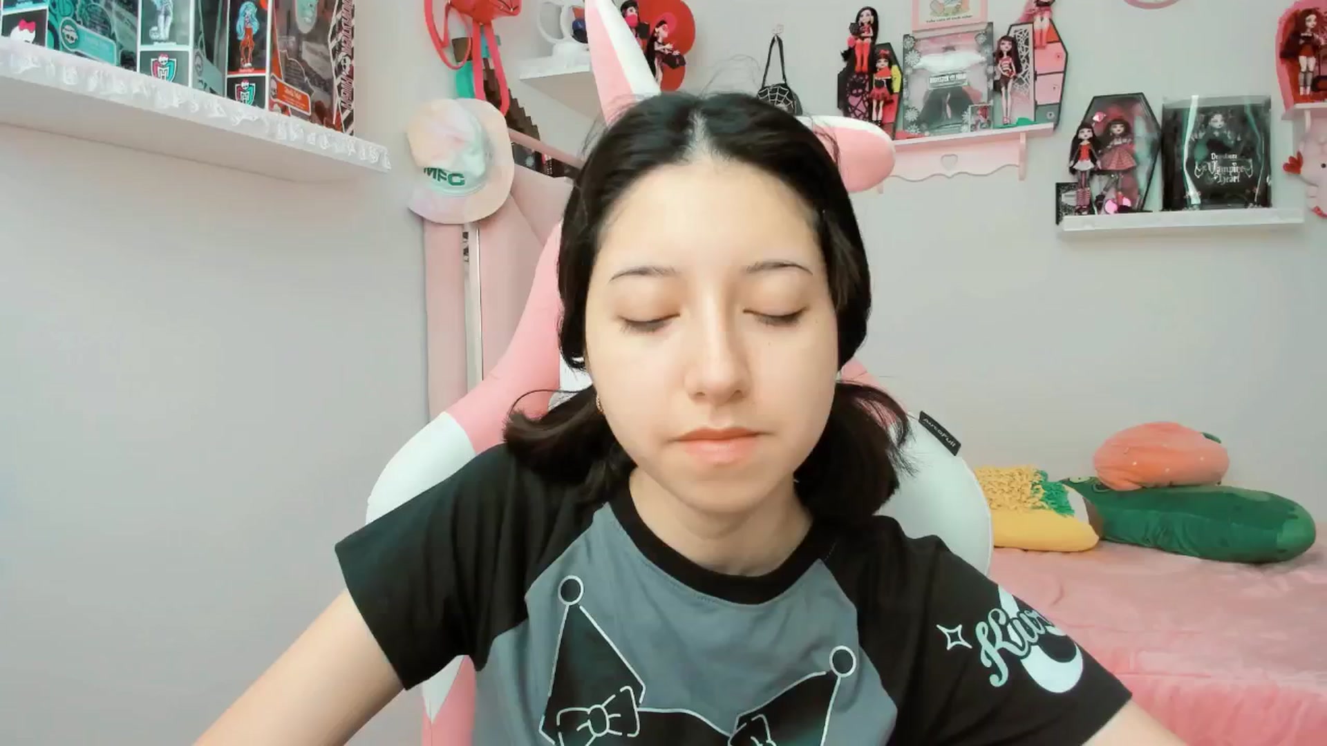 Gallery image thumbnail from Cherrycute666's myfreecams stream on, 02/28/2025, 19:29 image 3 of 20