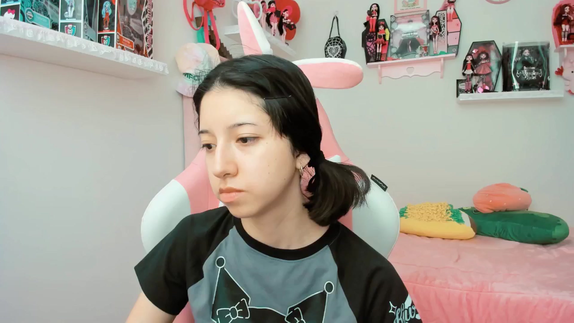 Gallery image thumbnail from Cherrycute666's myfreecams stream on, 02/28/2025, 19:29 image 11 of 20