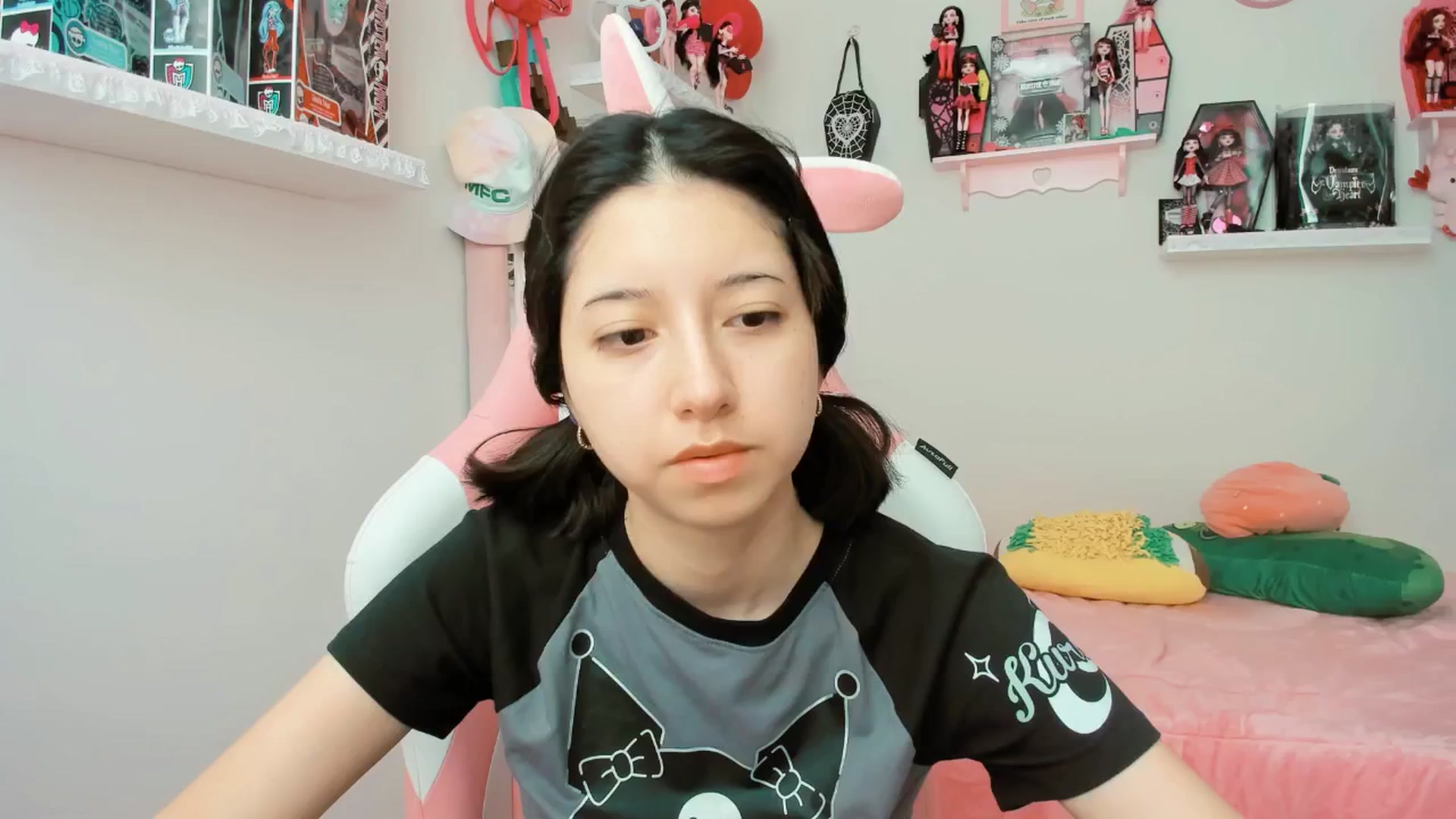Gallery image thumbnail from Cherrycute666's myfreecams stream on, 02/28/2025, 19:29 image 13 of 20