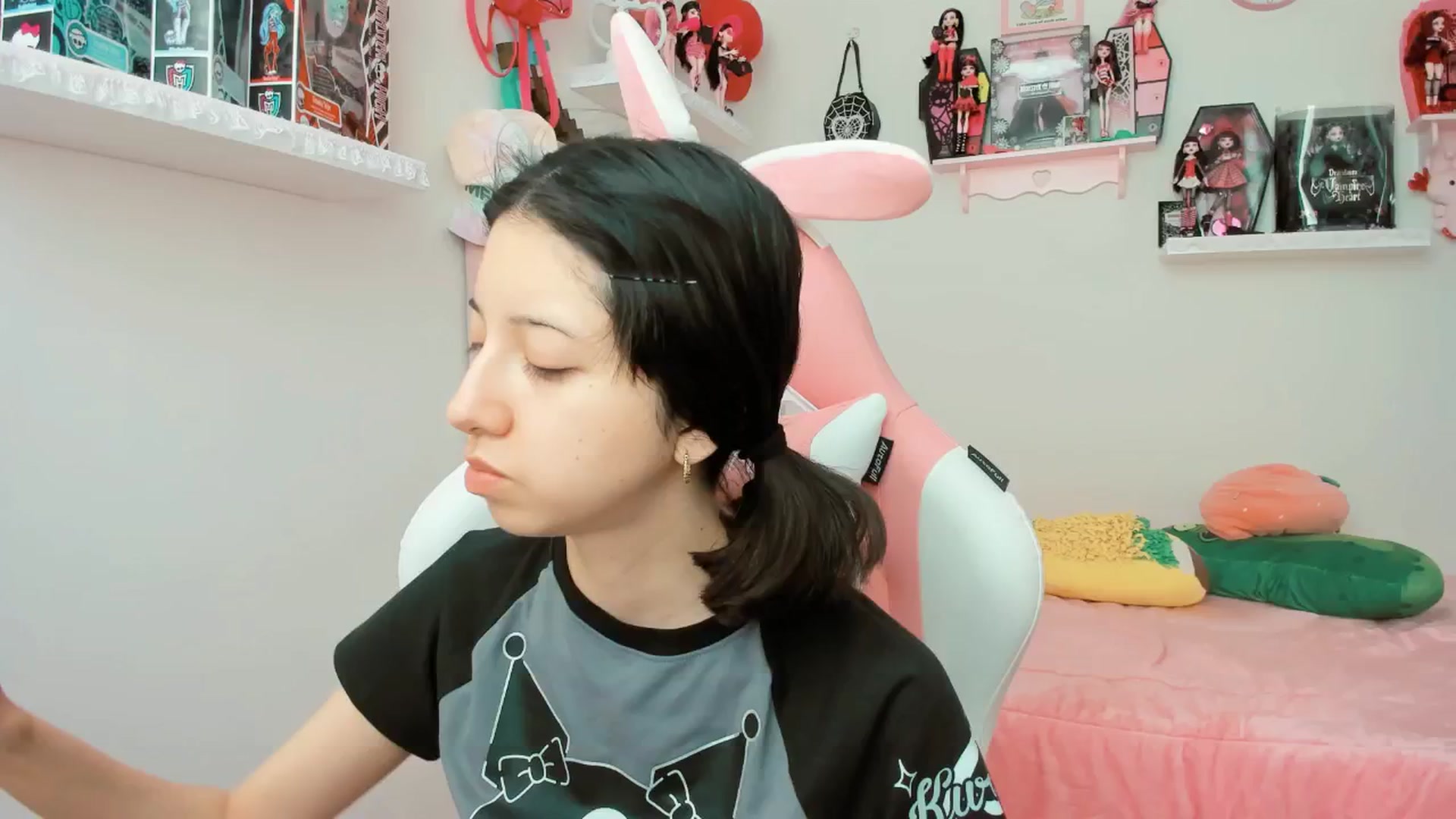 Gallery image thumbnail from Cherrycute666's myfreecams stream on, 02/28/2025, 19:29 image 8 of 20