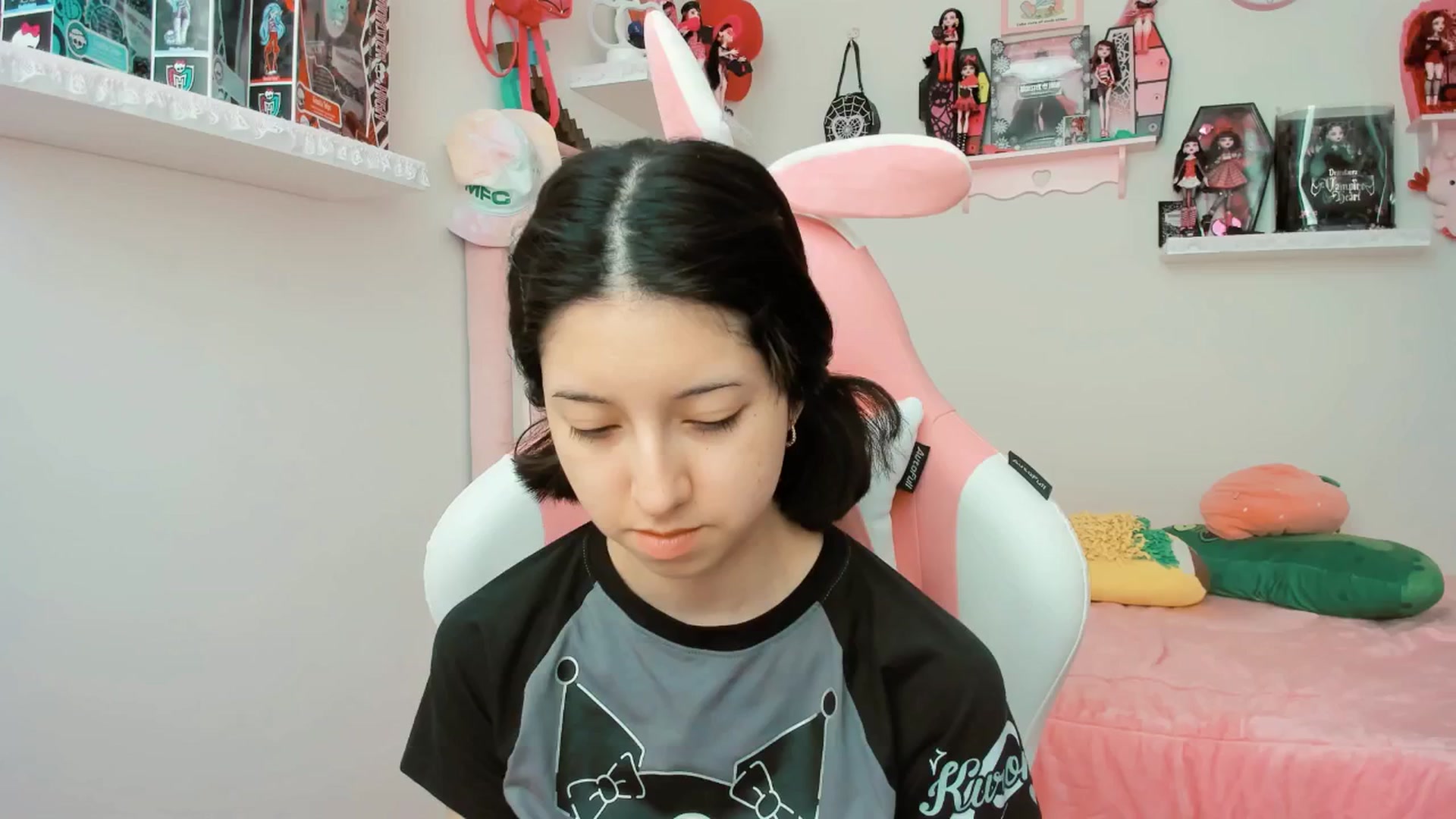Gallery image thumbnail from Cherrycute666's myfreecams stream on, 02/28/2025, 19:29 image 2 of 20