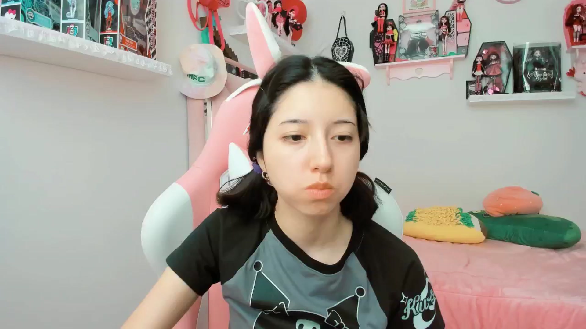 Gallery image thumbnail from Cherrycute666's myfreecams stream on, 02/28/2025, 19:29 image 19 of 20