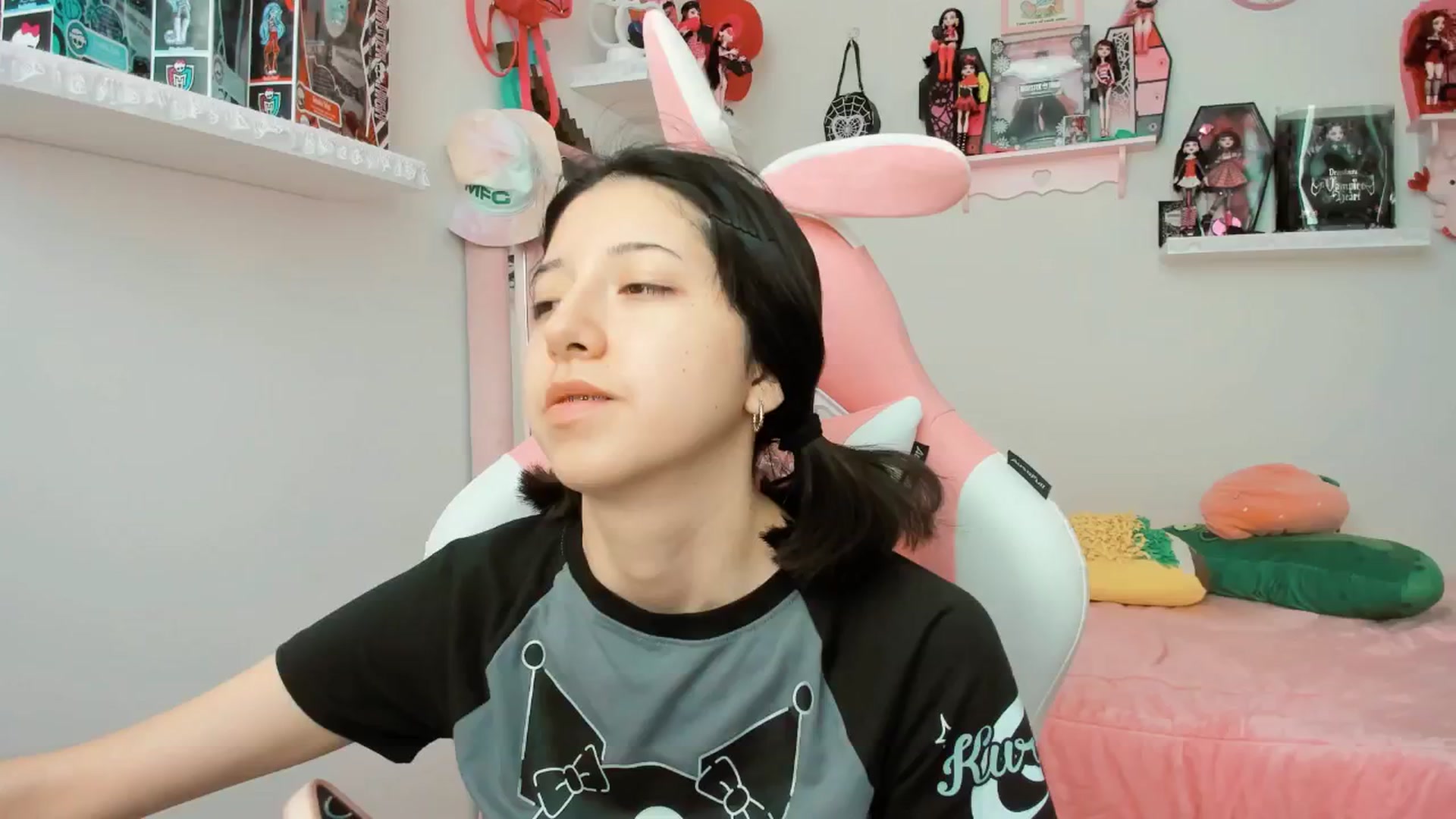 Gallery image thumbnail from Cherrycute666's myfreecams stream on, 02/28/2025, 19:29 image 1 of 20