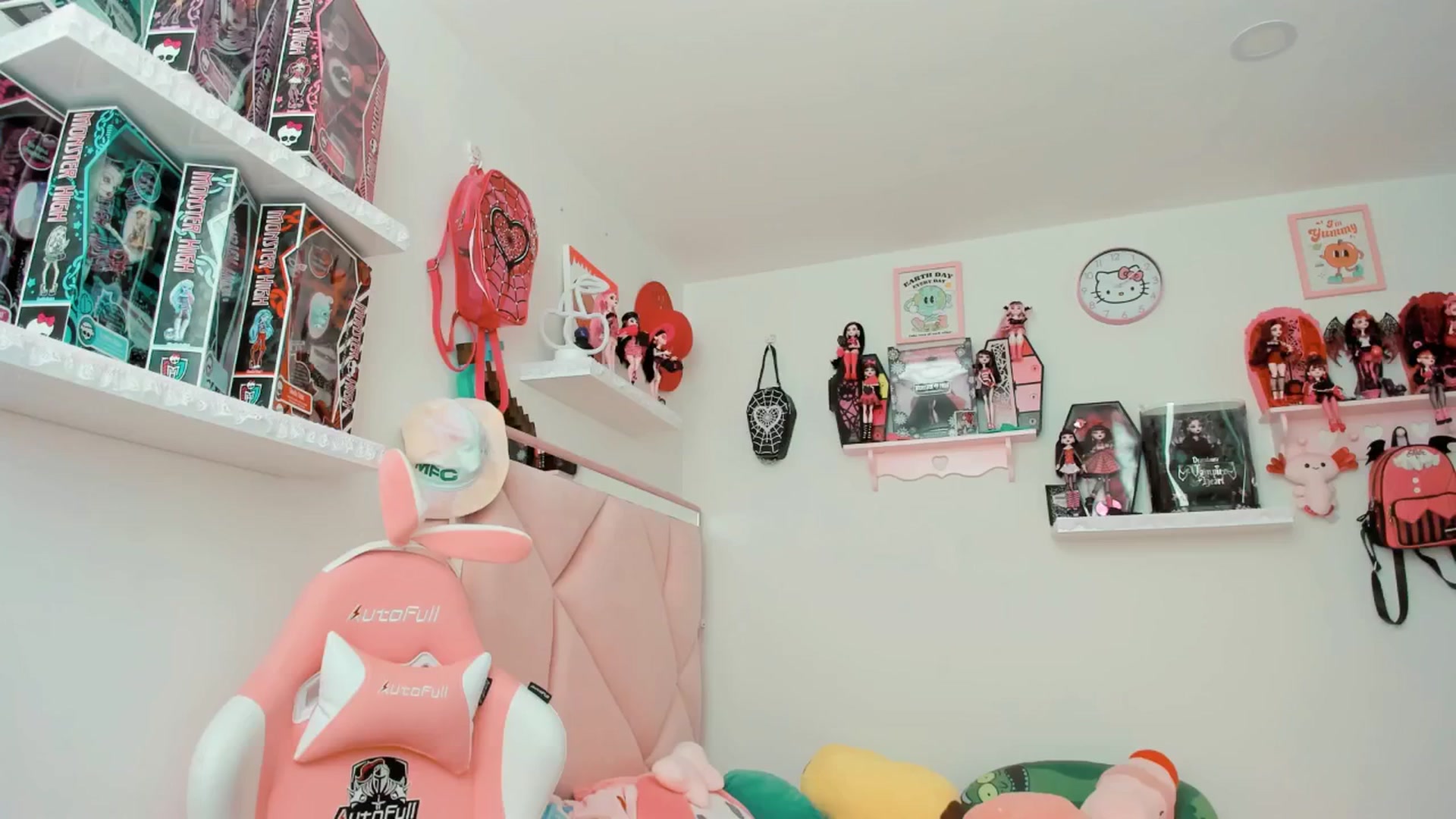 Gallery image thumbnail from Cherrycute666's myfreecams stream on, 02/28/2025, 21:22 image 19 of 20