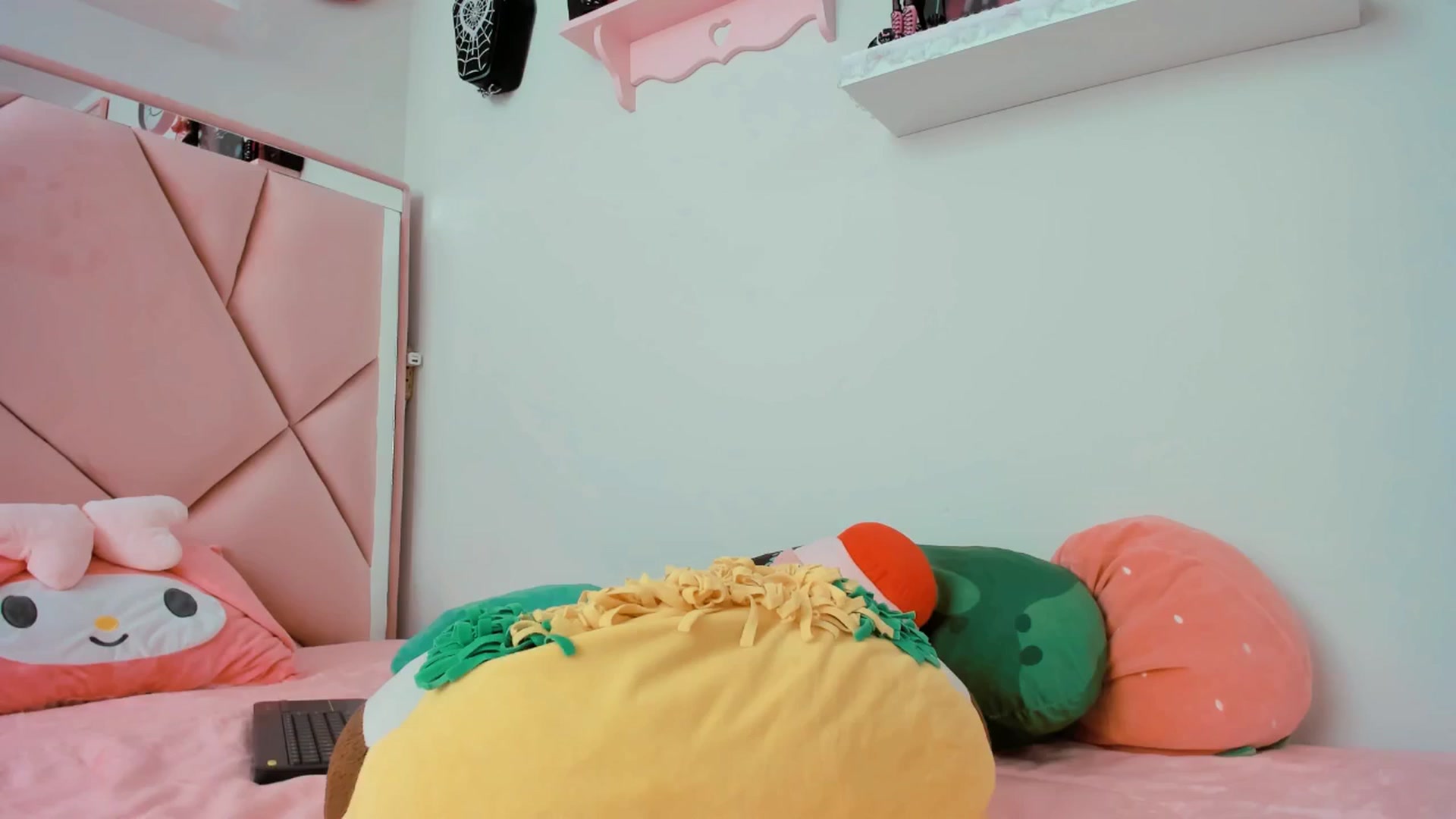 Gallery image thumbnail from Cherrycute666's myfreecams stream on, 02/28/2025, 21:22 image 15 of 20