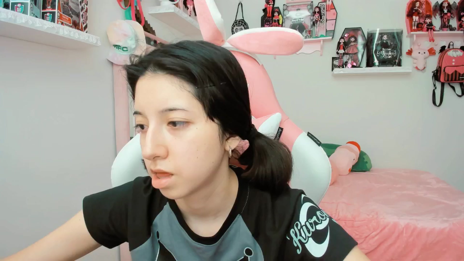 Gallery image thumbnail from Cherrycute666's myfreecams stream on, 02/28/2025, 22:36 image 6 of 20