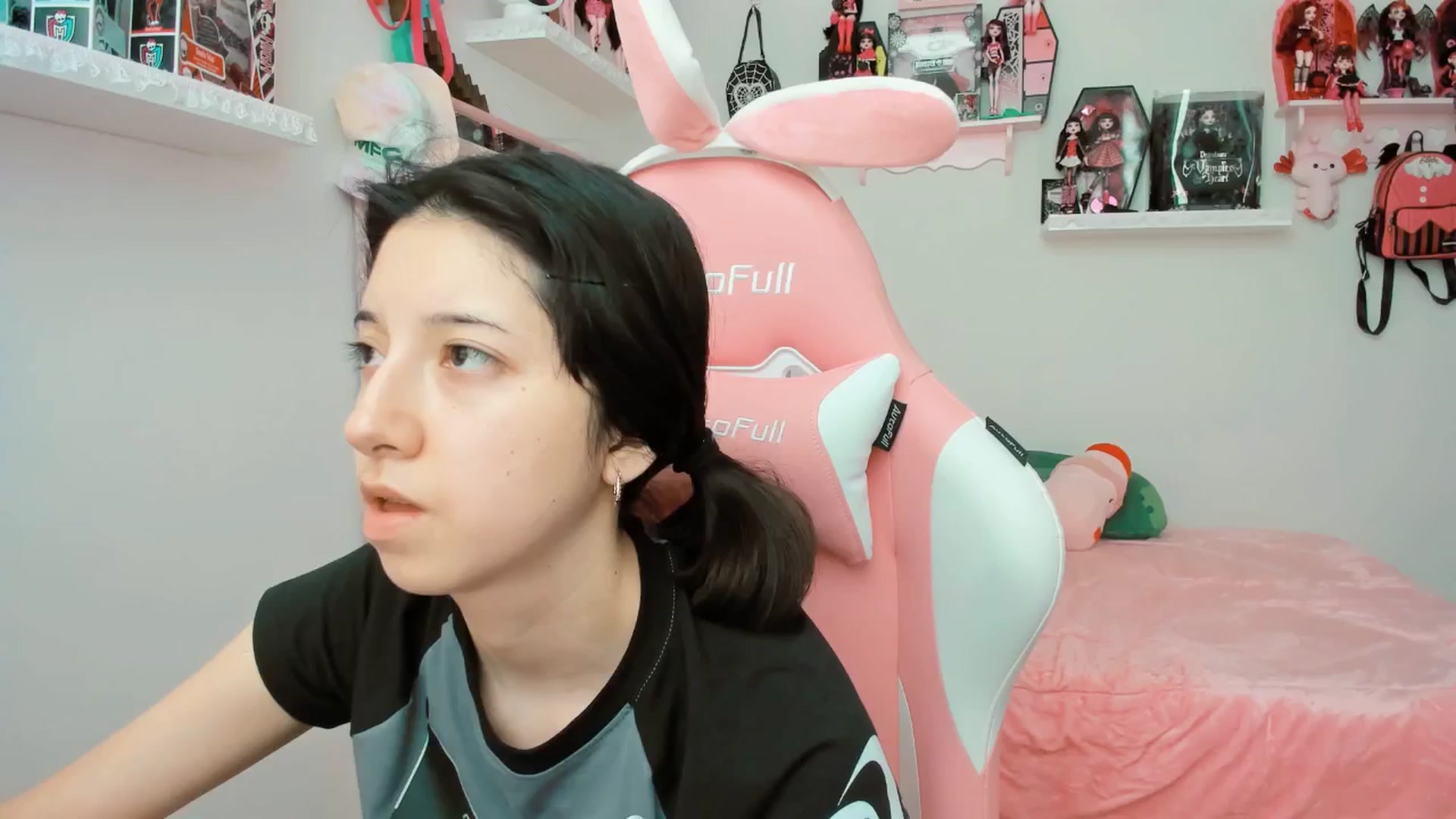 Gallery image thumbnail from Cherrycute666's myfreecams stream on, 02/28/2025, 22:36 image 5 of 20