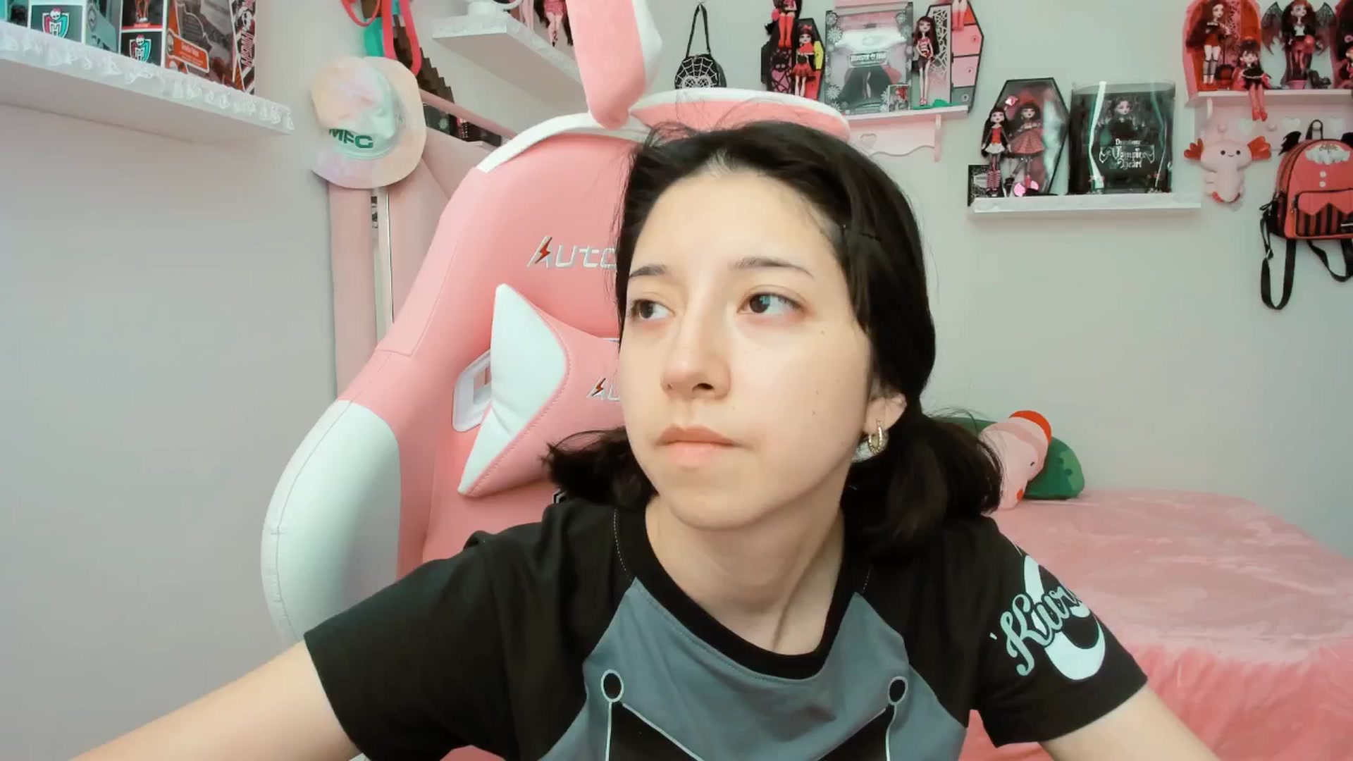 Gallery image thumbnail from Cherrycute666's myfreecams stream on, 02/28/2025, 22:36 image 3 of 20