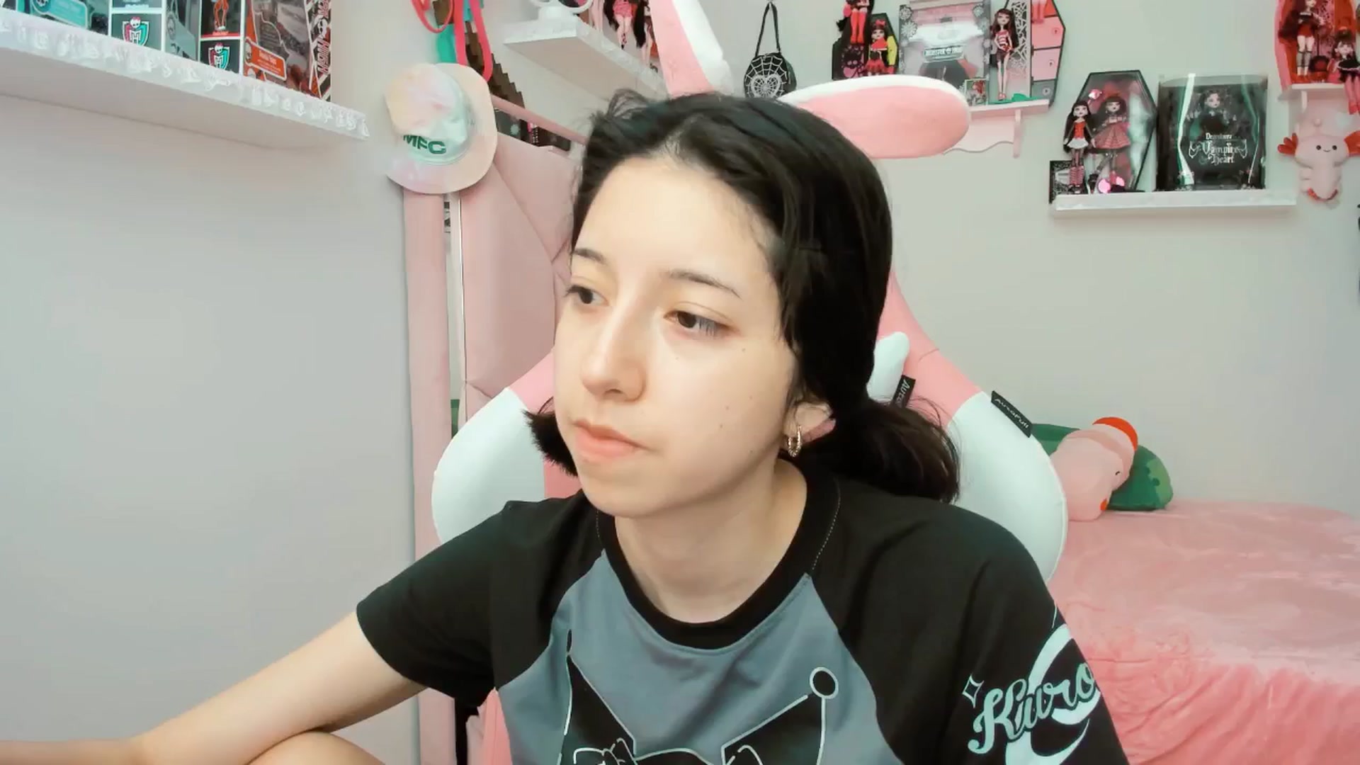 Gallery image thumbnail from Cherrycute666's myfreecams stream on, 02/28/2025, 22:36 image 1 of 20