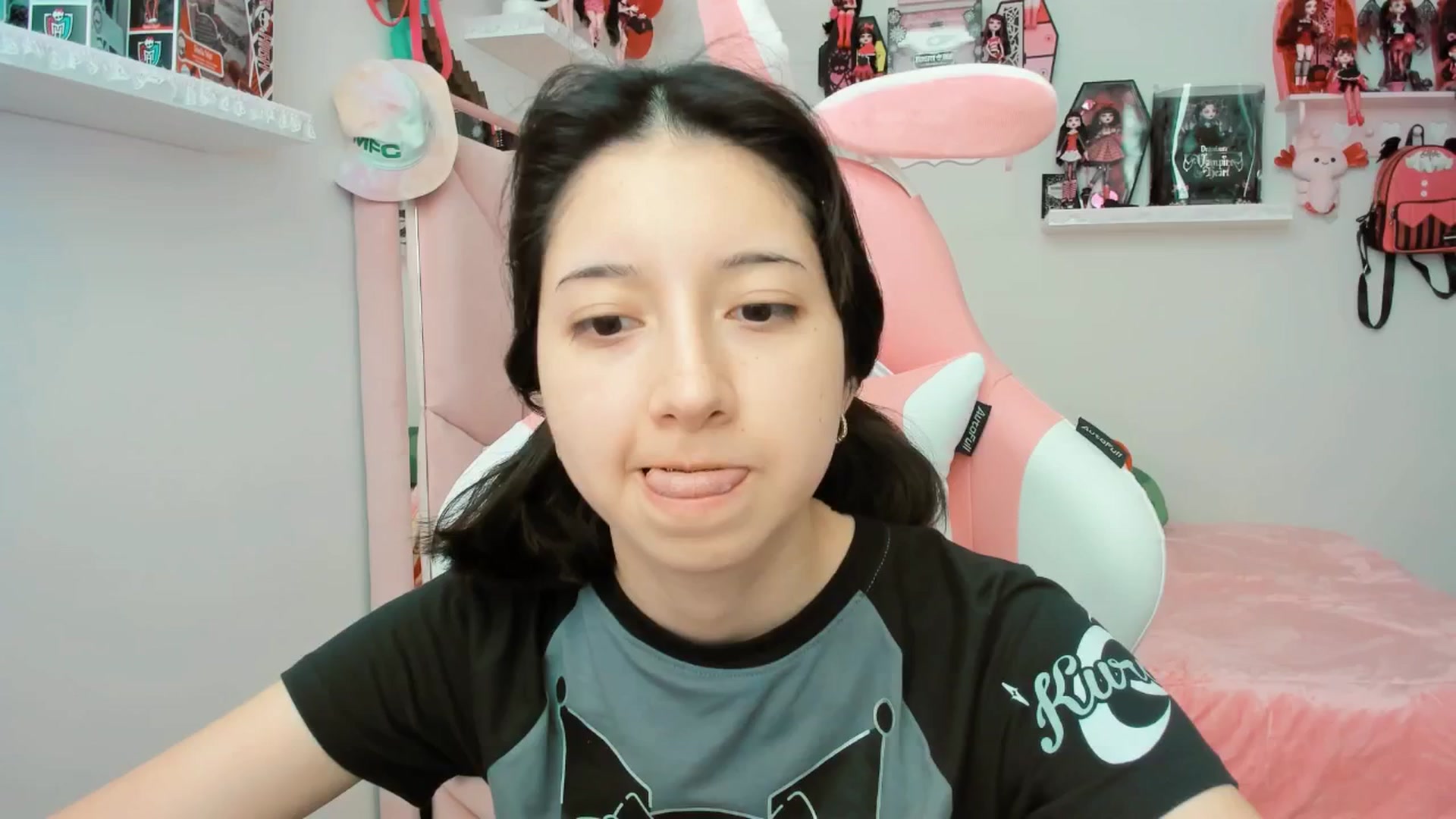 Gallery image thumbnail from Cherrycute666's myfreecams stream on, 02/28/2025, 22:36 image 10 of 20