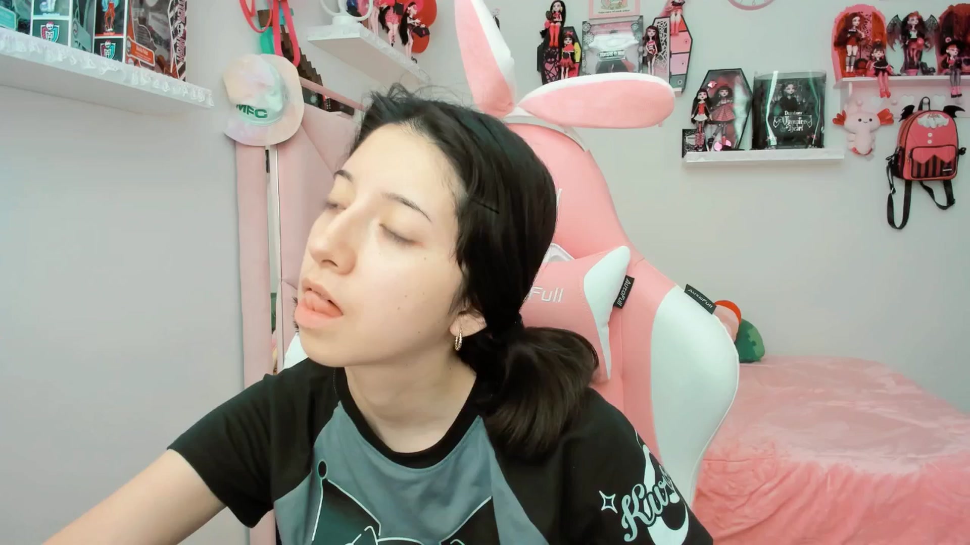 Gallery image thumbnail from Cherrycute666's myfreecams stream on, 02/28/2025, 22:36 image 14 of 20