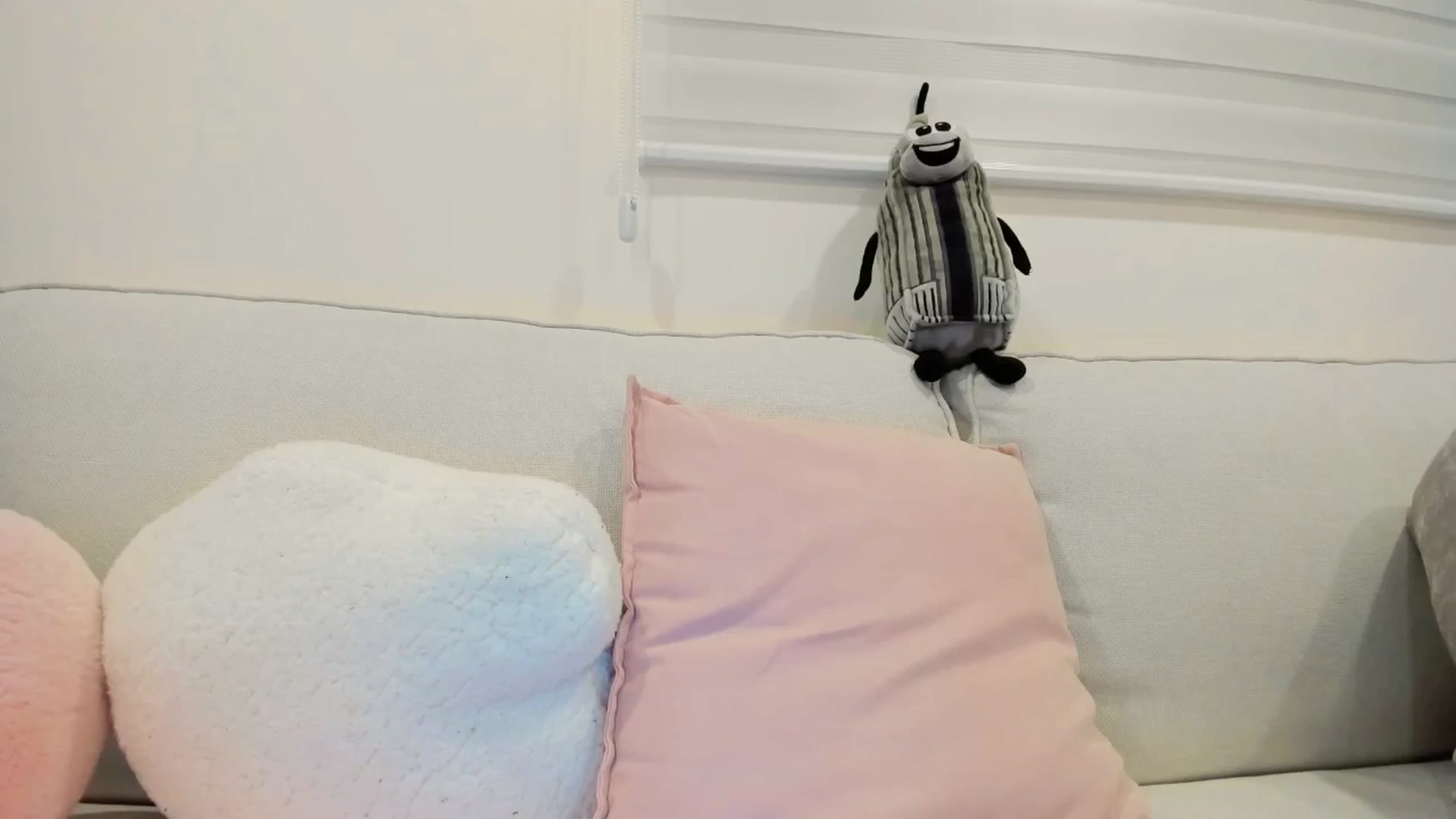 Gallery image thumbnail from Cherrycute666's myfreecams stream on, 03/01/2025, 07:00 image 9 of 20