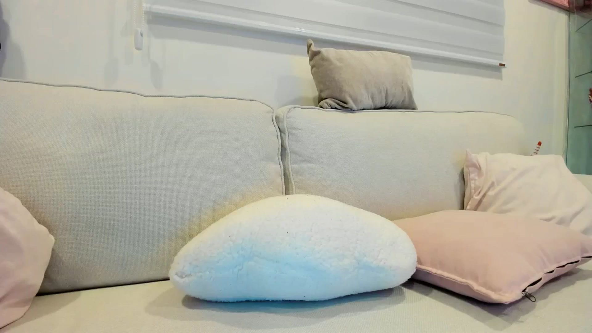 Gallery image thumbnail from Cherrycute666's myfreecams stream on, 03/01/2025, 11:03 image 15 of 20