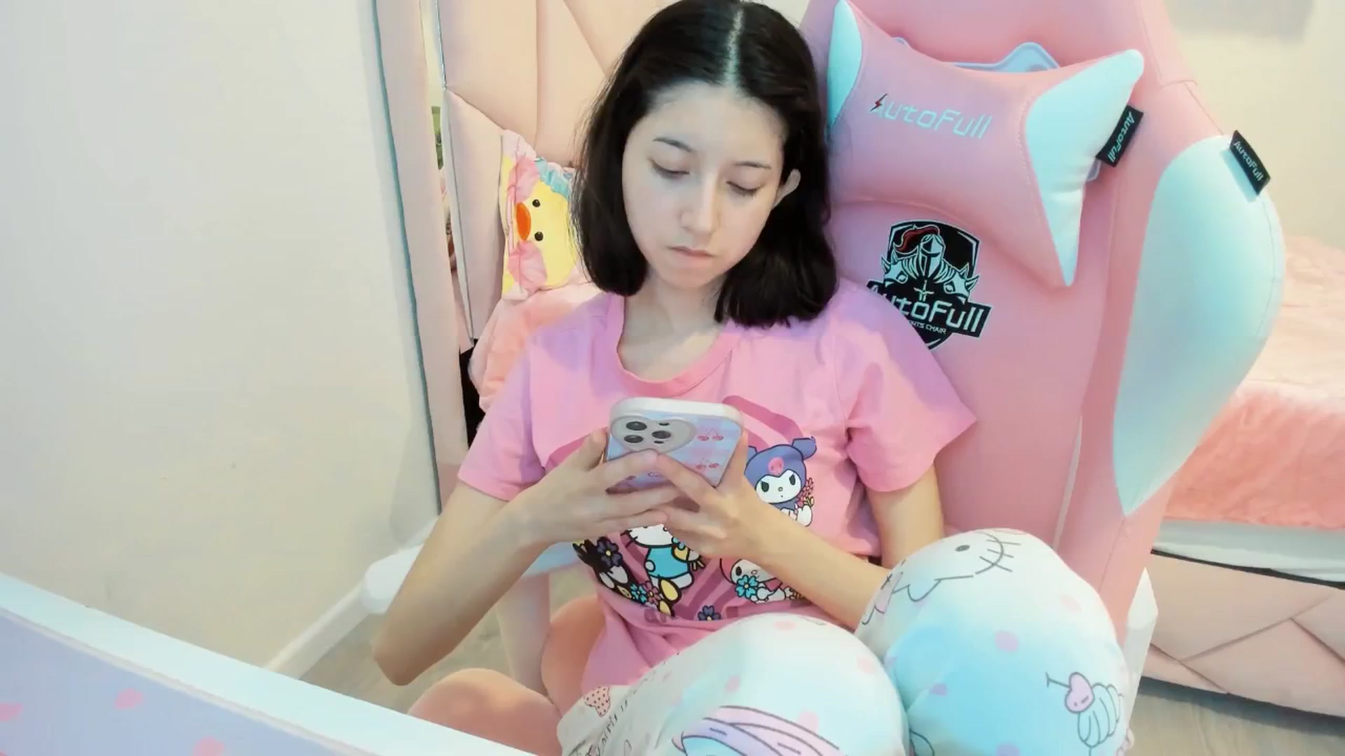 Gallery image thumbnail from Cherrycute666's myfreecams stream on, 03/01/2025, 13:59 image 19 of 20