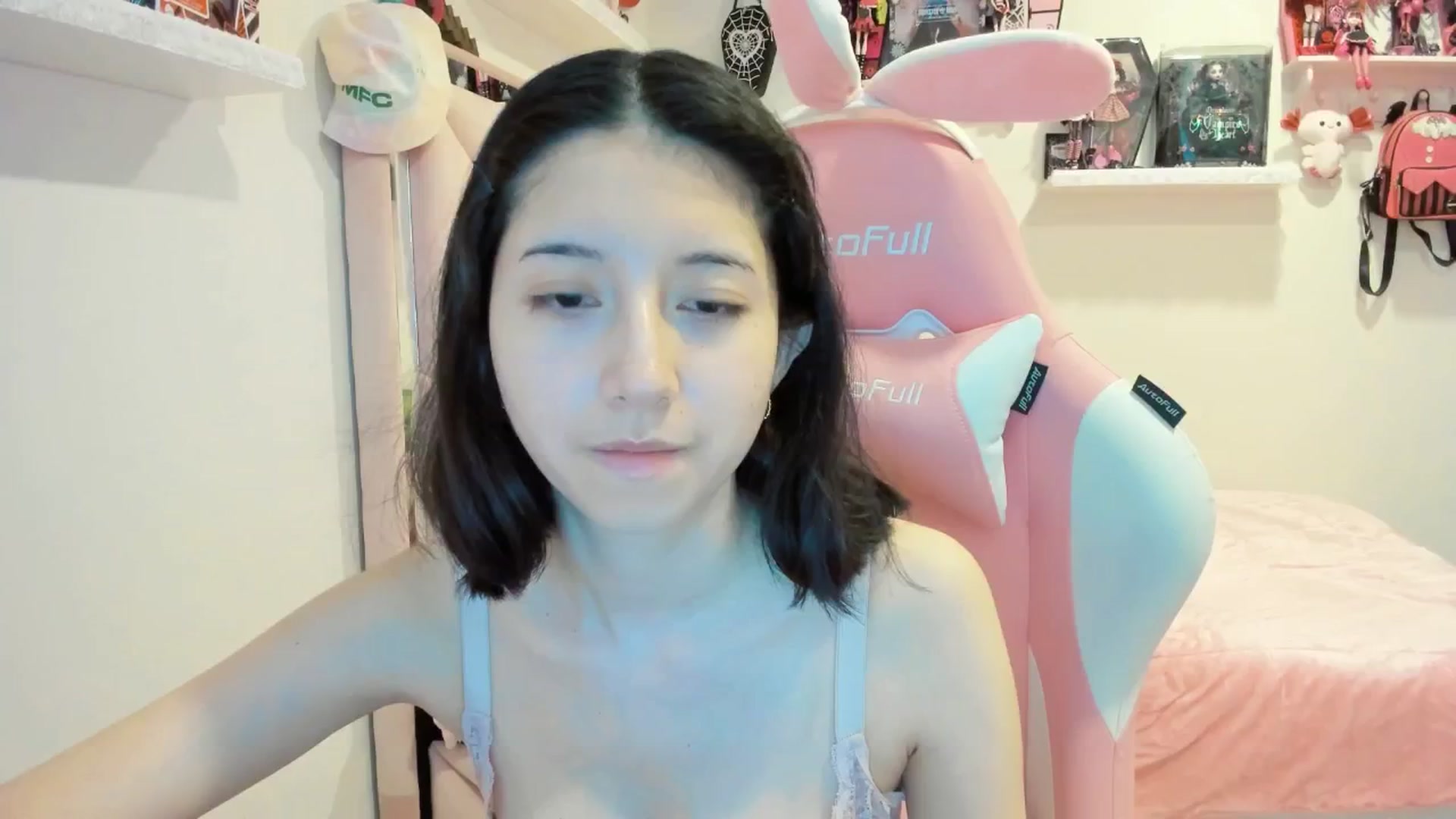 Gallery image thumbnail from Cherrycute666's myfreecams stream on, 03/01/2025, 13:59 image 9 of 20