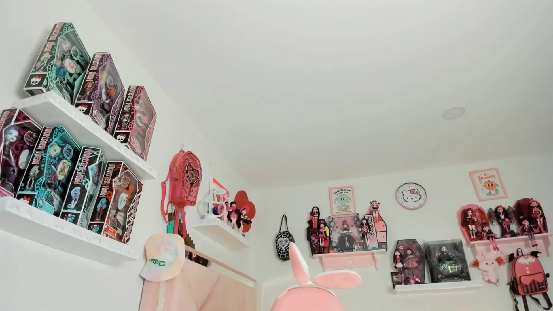 Gallery image thumbnail from Cherrycute666's myfreecams stream on, 03/02/2025, 01:50 image 1 of 20