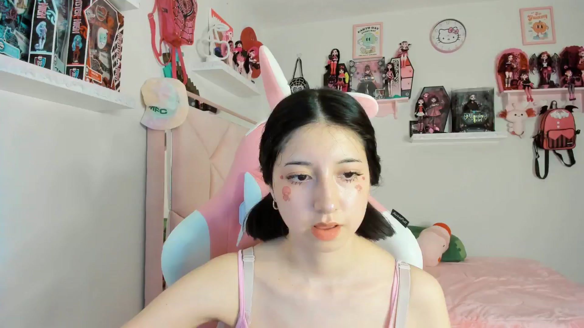Gallery image thumbnail from Cherrycute666's myfreecams stream on, 03/02/2025, 01:50 image 3 of 20