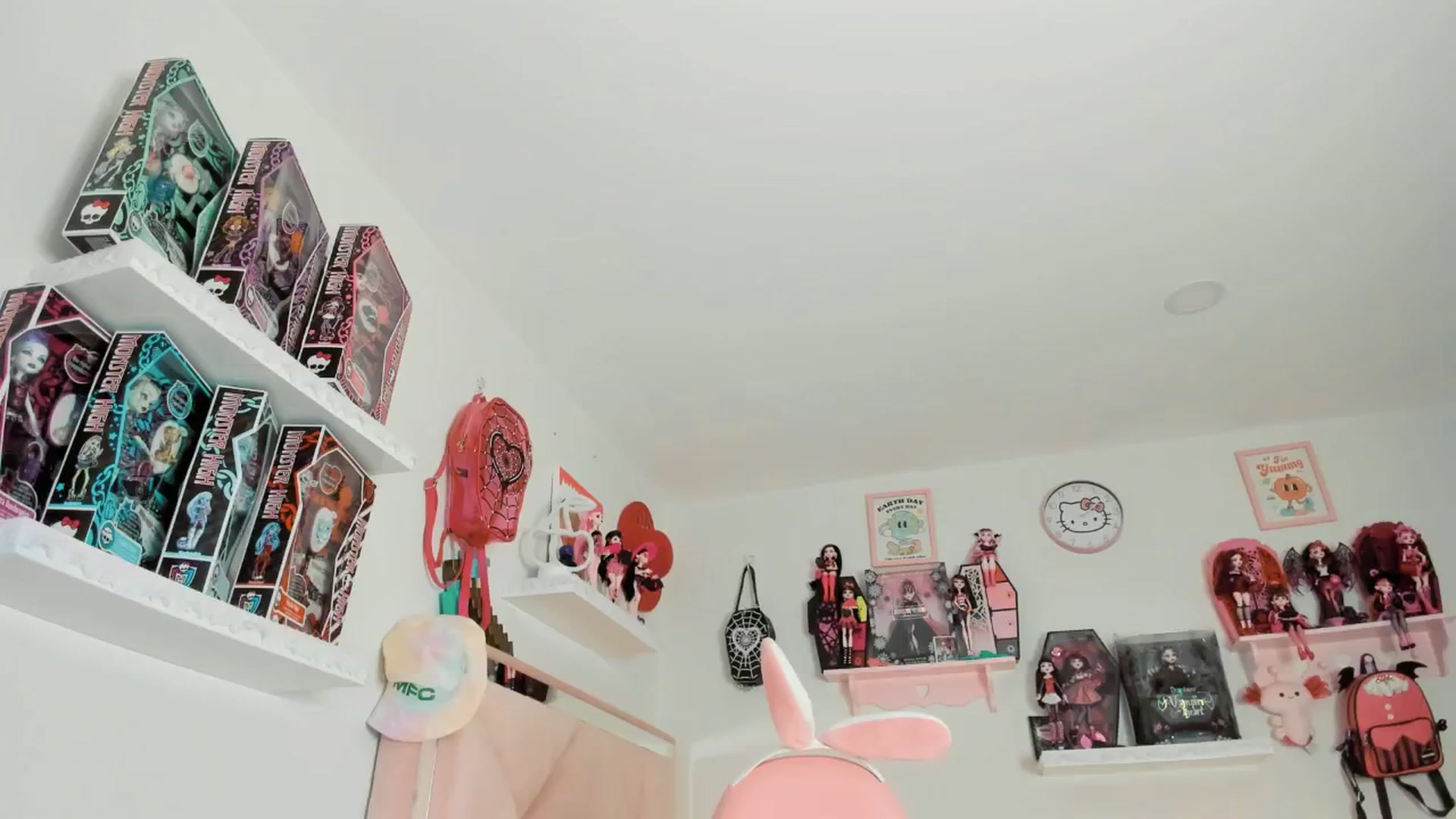 Gallery image thumbnail from Cherrycute666's myfreecams stream on, 03/02/2025, 01:50 image 2 of 20