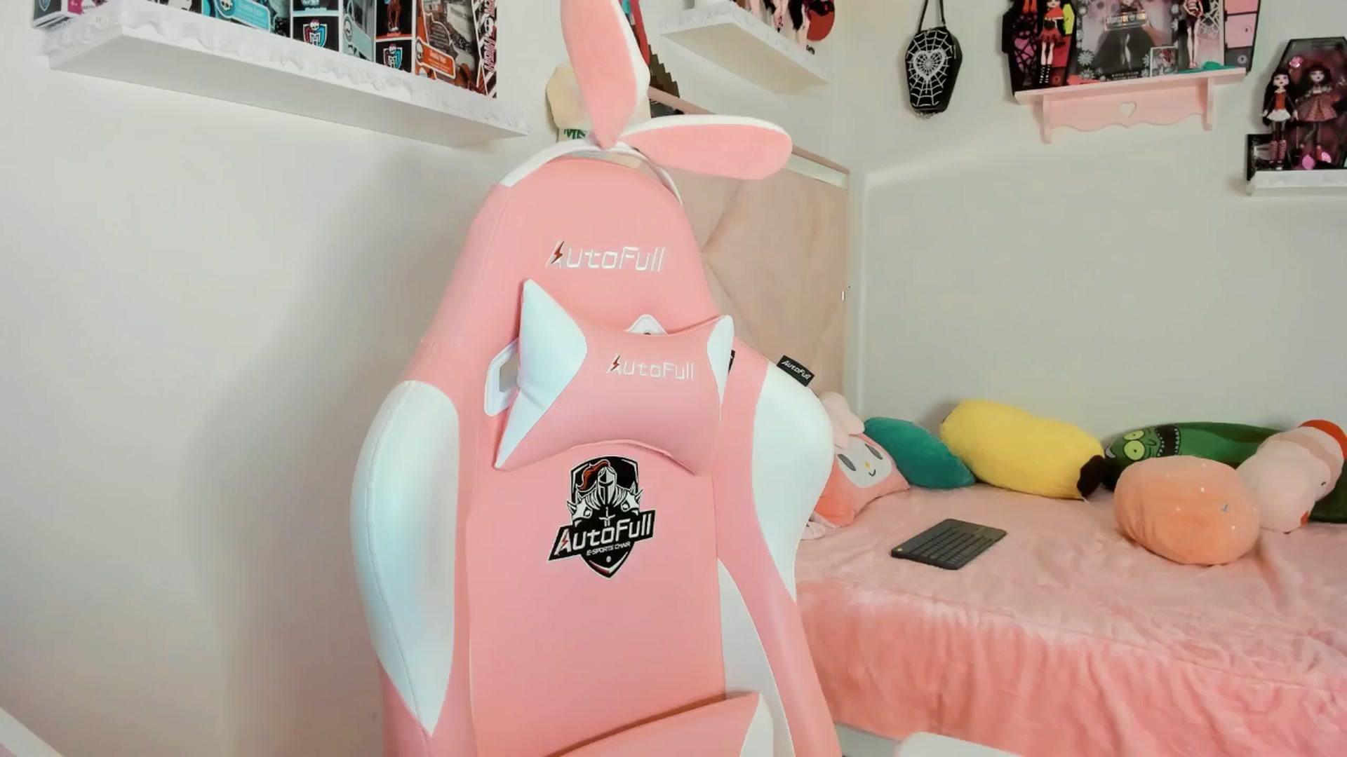 Gallery image thumbnail from Cherrycute666's myfreecams stream on, 03/02/2025, 07:27 image 11 of 20