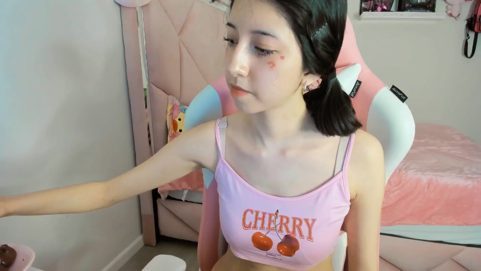 Gallery image thumbnail from Cherrycute666's myfreecams stream on, 03/02/2025, 07:27 image 1 of 20