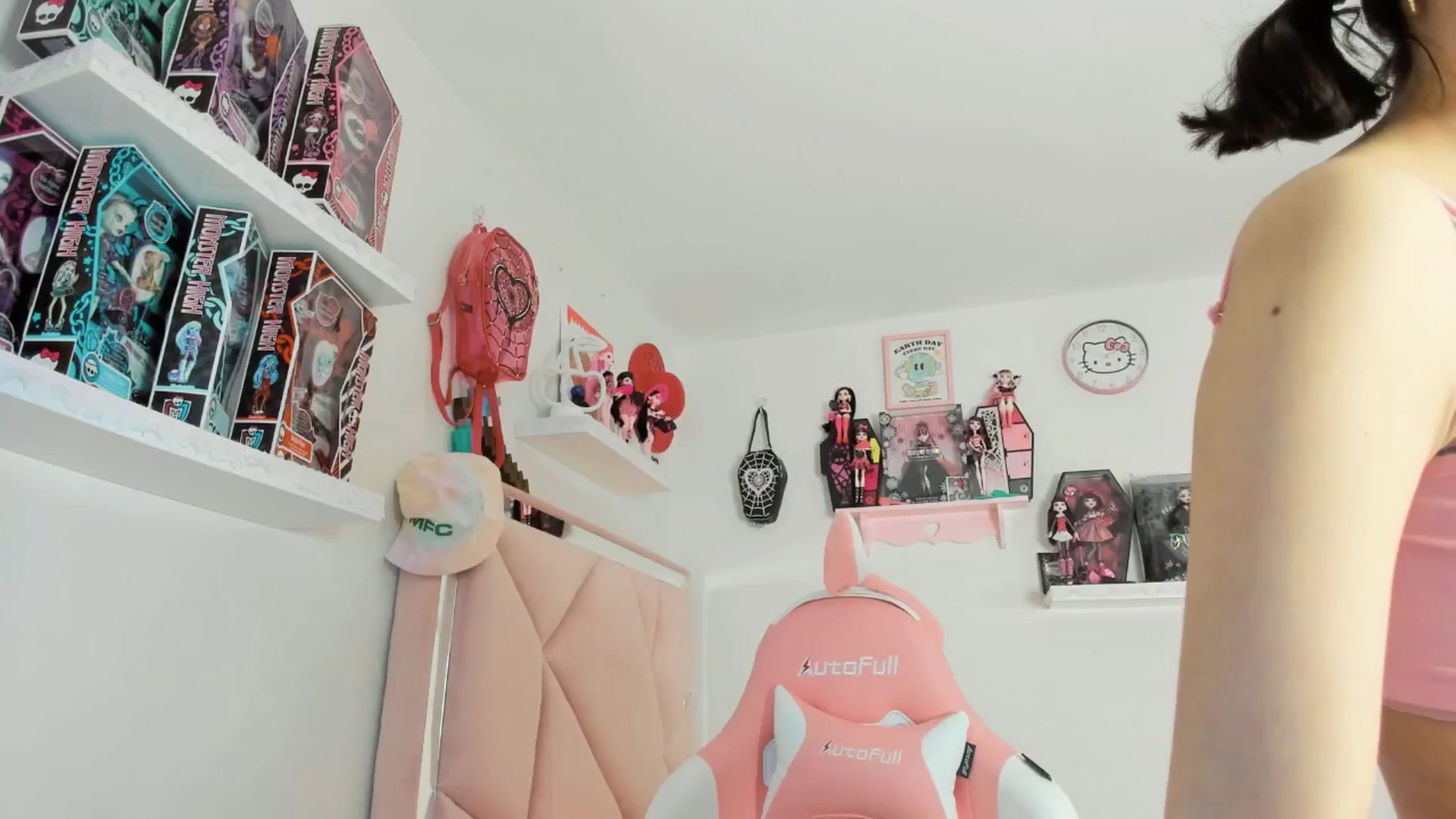 Gallery image thumbnail from Cherrycute666's myfreecams stream on, 03/02/2025, 09:43 image 7 of 20