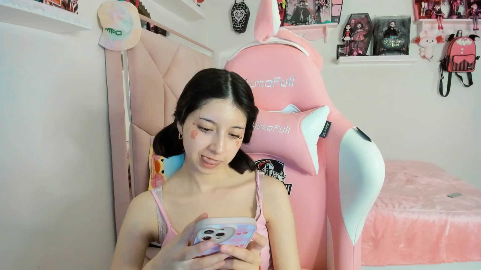 Gallery image thumbnail from Cherrycute666's myfreecams stream on, 03/02/2025, 09:43 image 9 of 20