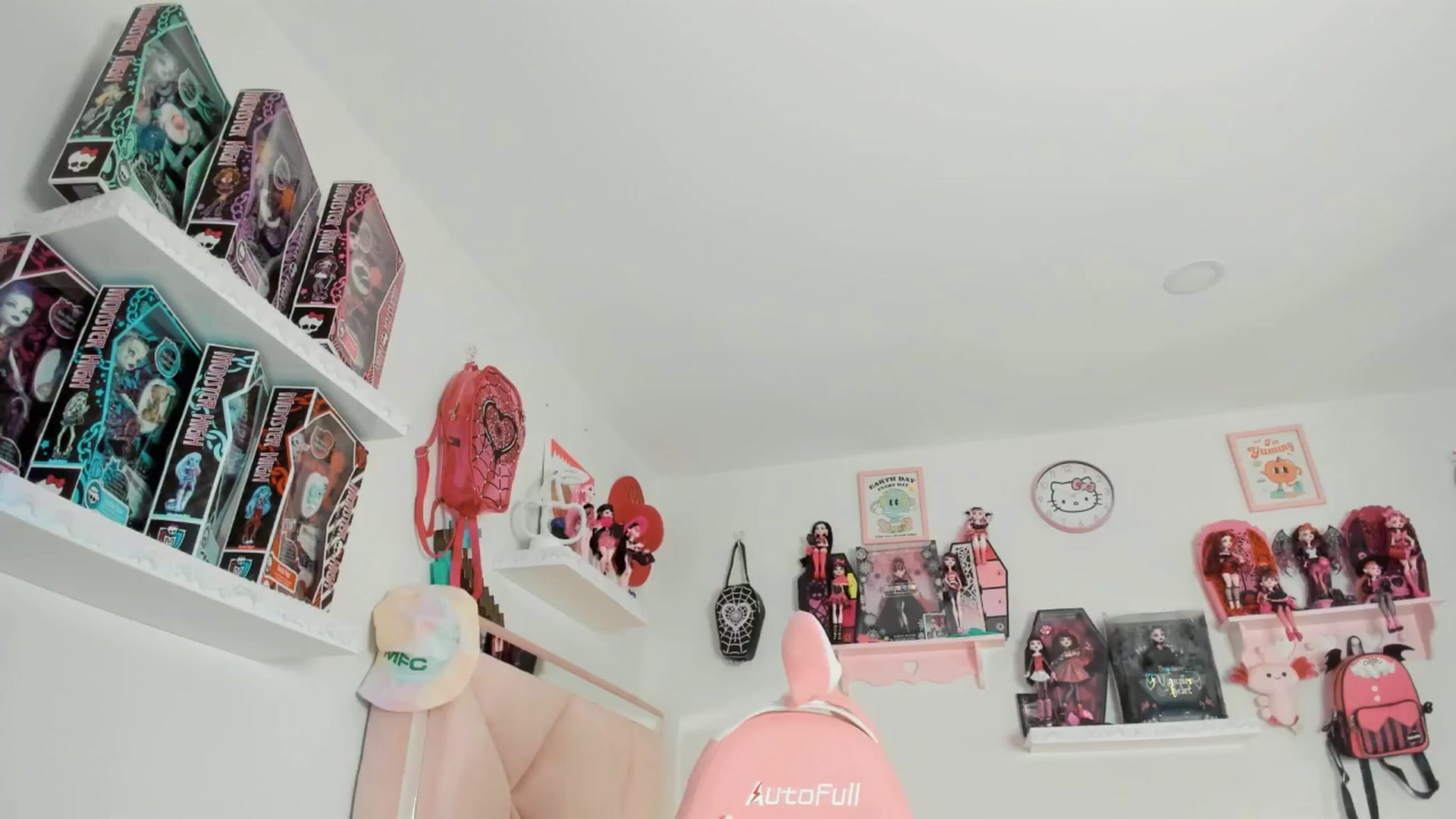 Gallery image thumbnail from Cherrycute666's myfreecams stream on, 03/02/2025, 09:43 image 11 of 20