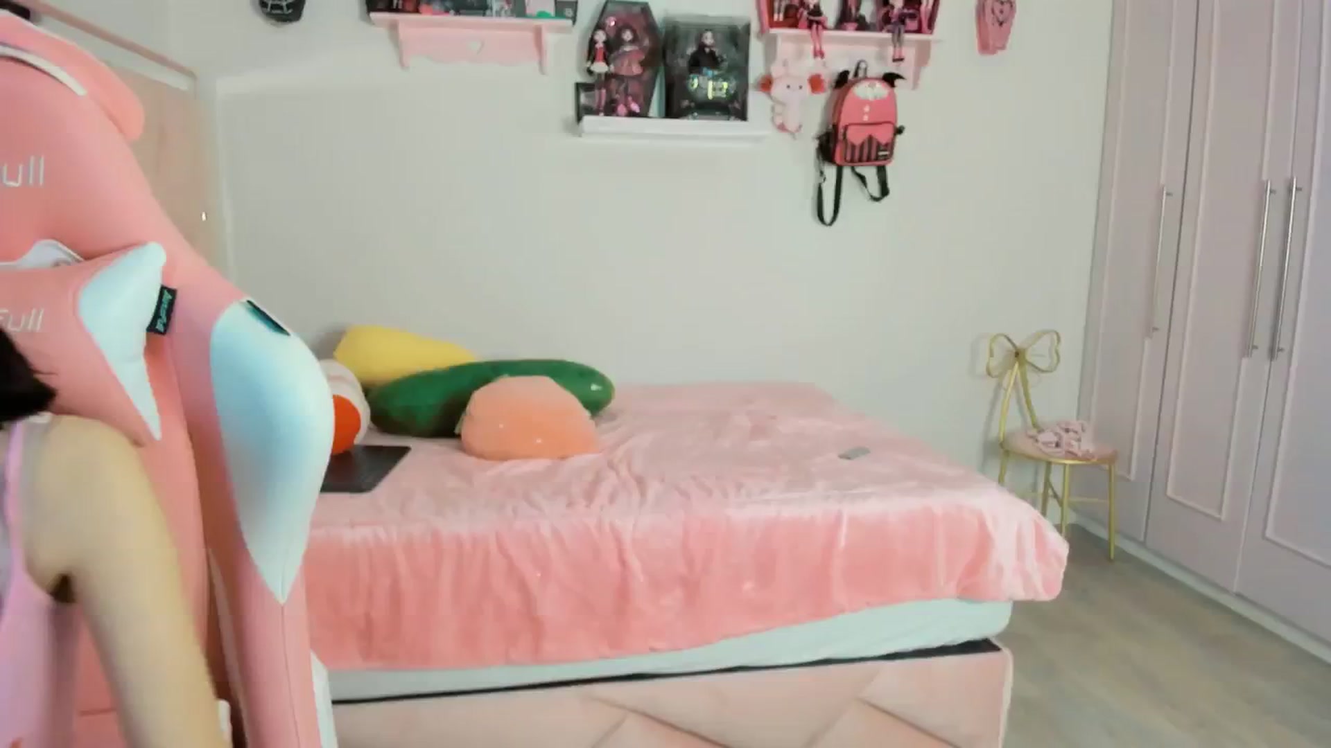 Gallery image thumbnail from Cherrycute666's myfreecams stream on, 03/02/2025, 09:43 image 12 of 20