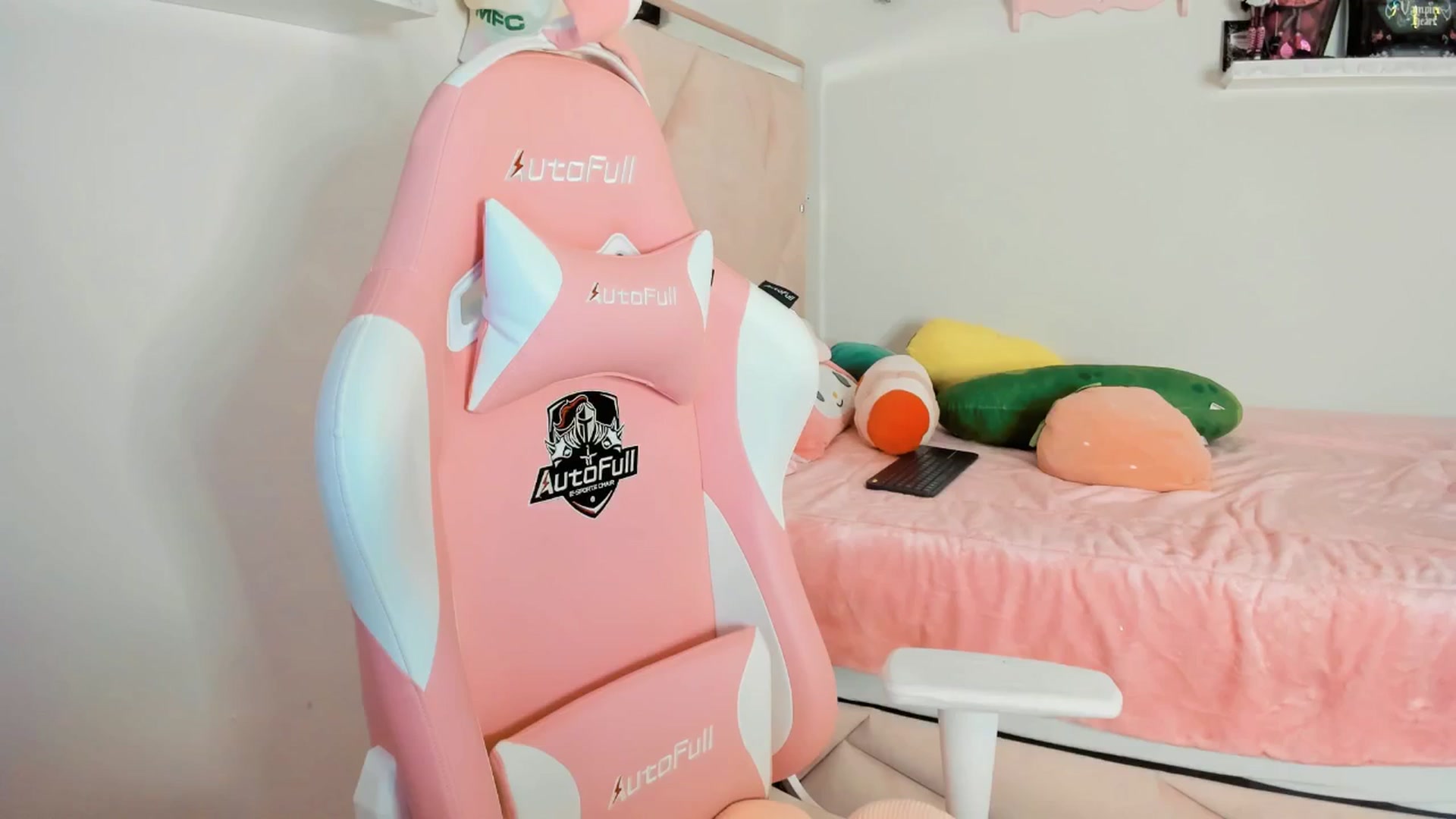 Gallery image thumbnail from Cherrycute666's myfreecams stream on, 03/02/2025, 12:29 image 4 of 20