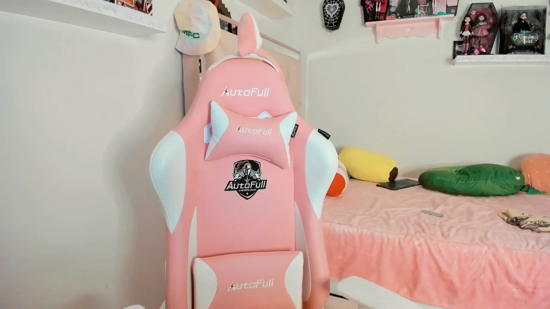 Gallery image thumbnail from Cherrycute666's myfreecams stream on, 03/03/2025, 01:59 image 16 of 20