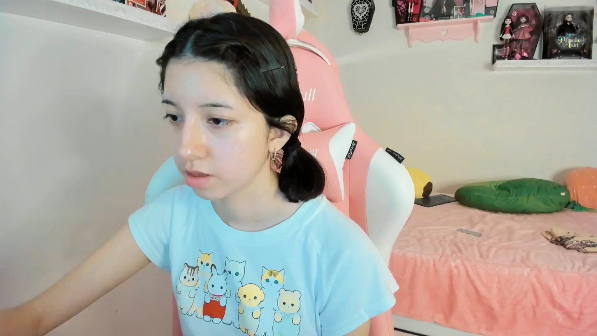 Gallery image thumbnail from Cherrycute666's myfreecams stream on, 03/03/2025, 01:59 image 4 of 20