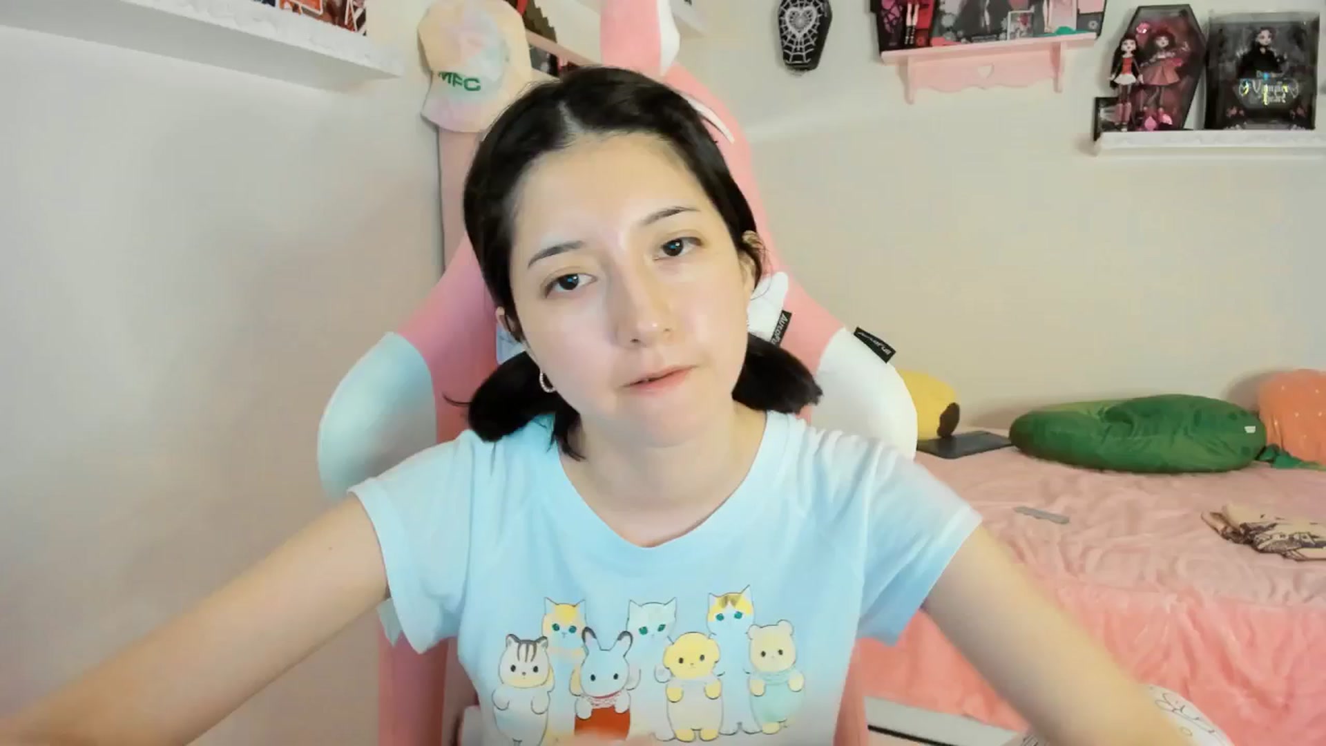 Gallery image thumbnail from Cherrycute666's myfreecams stream on, 03/03/2025, 01:59 image 14 of 20