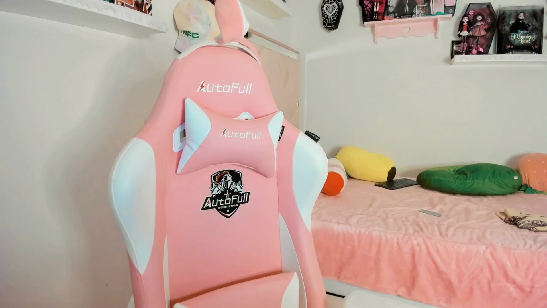 Gallery image thumbnail from Cherrycute666's myfreecams stream on, 03/03/2025, 01:59 image 3 of 20