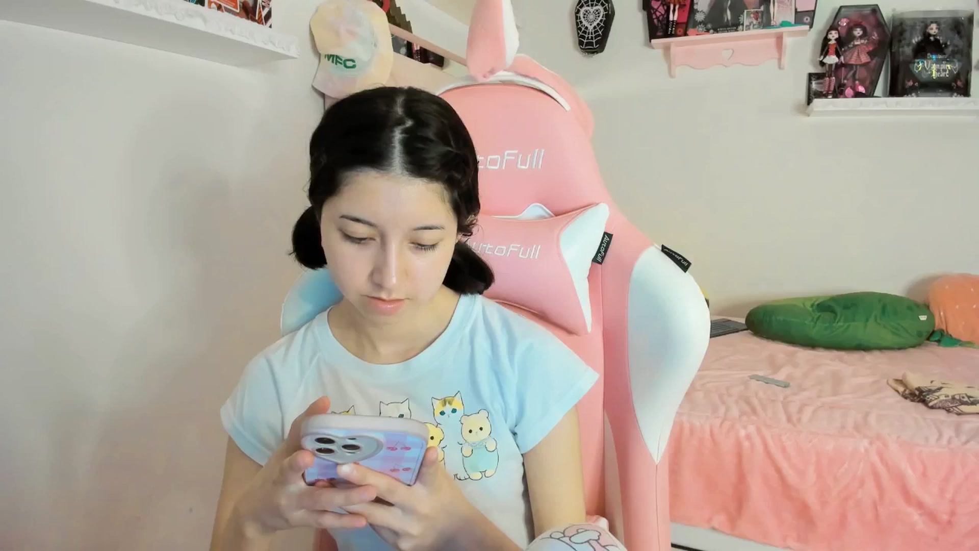 Gallery image thumbnail from Cherrycute666's myfreecams stream on, 03/03/2025, 01:59 image 1 of 20