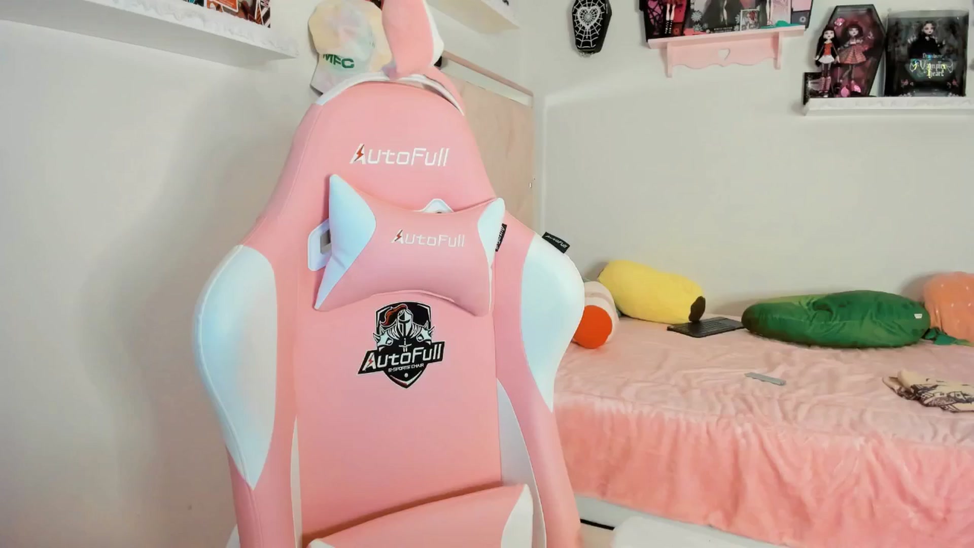 Gallery image thumbnail from Cherrycute666's myfreecams stream on, 03/03/2025, 01:59 image 2 of 20