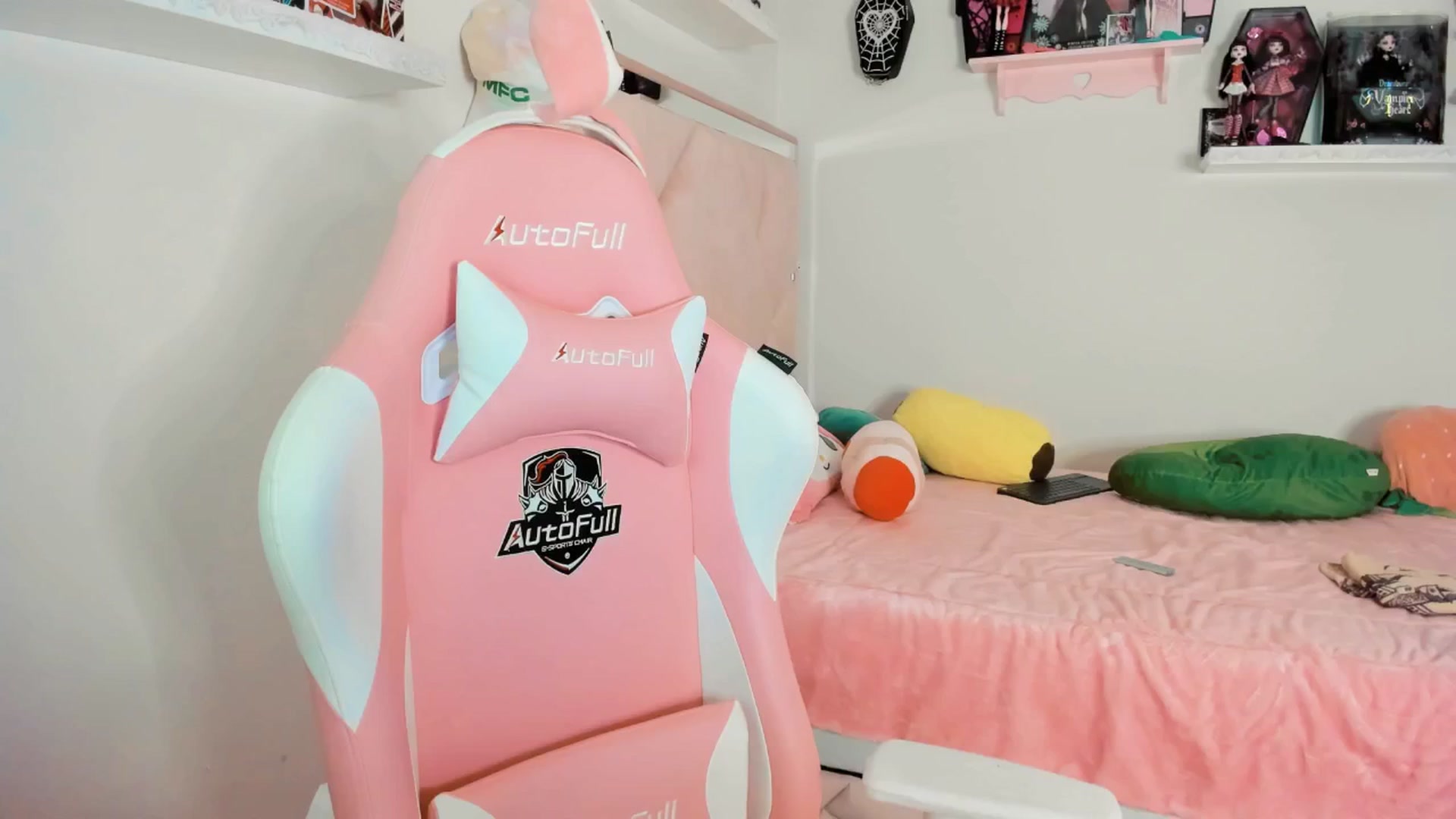 Gallery image thumbnail from Cherrycute666's myfreecams stream on, 03/03/2025, 01:59 image 8 of 20