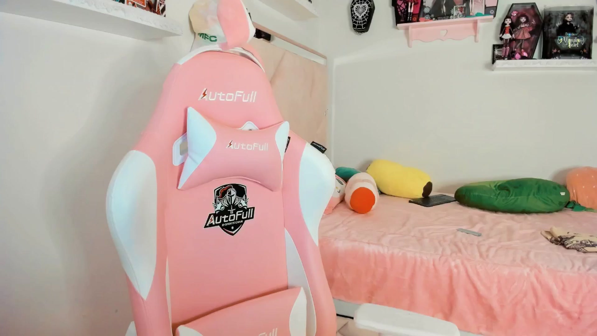 Gallery image thumbnail from Cherrycute666's myfreecams stream on, 03/03/2025, 01:59 image 11 of 20