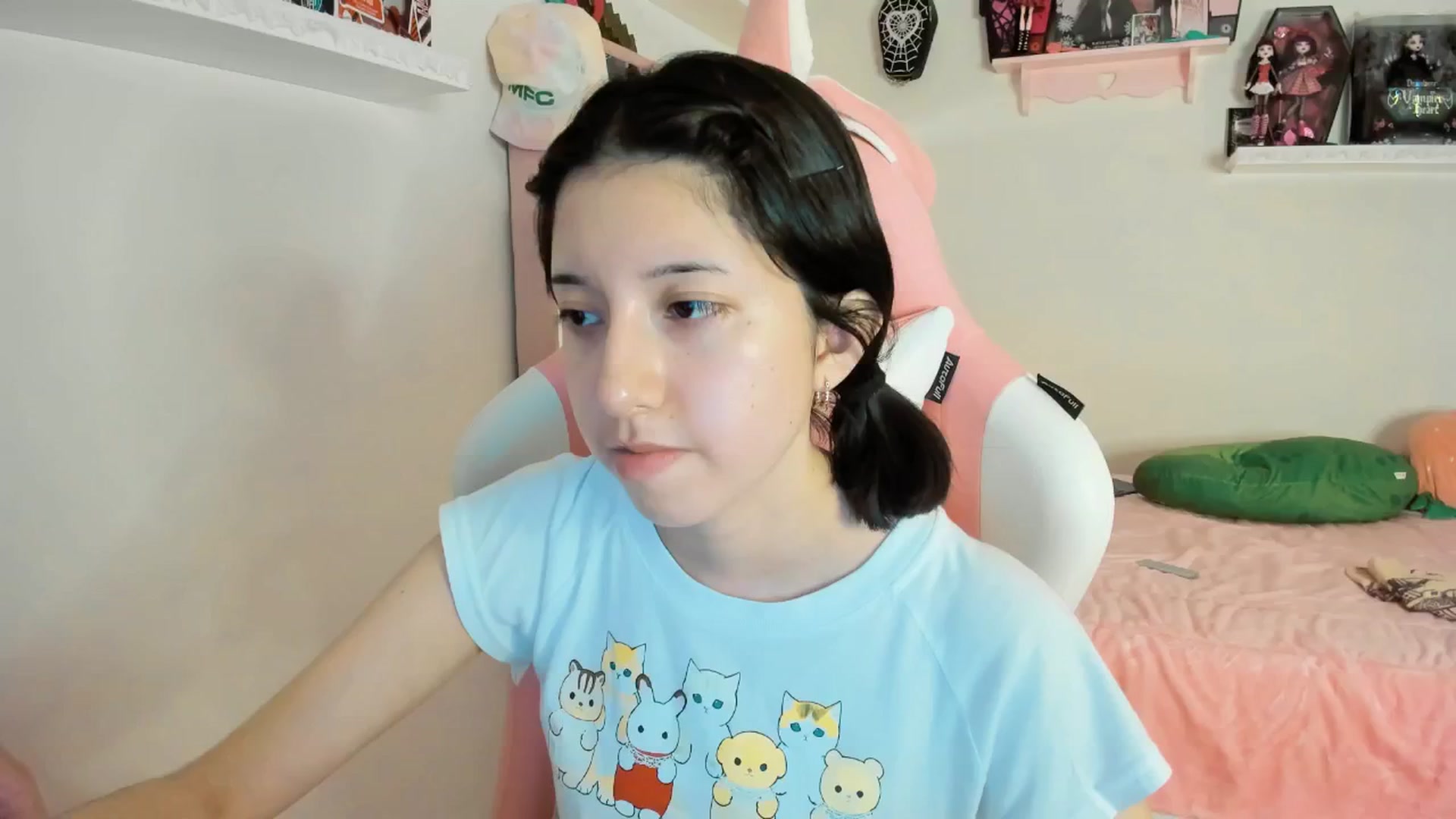 Gallery image thumbnail from Cherrycute666's myfreecams stream on, 03/03/2025, 01:59 image 20 of 20