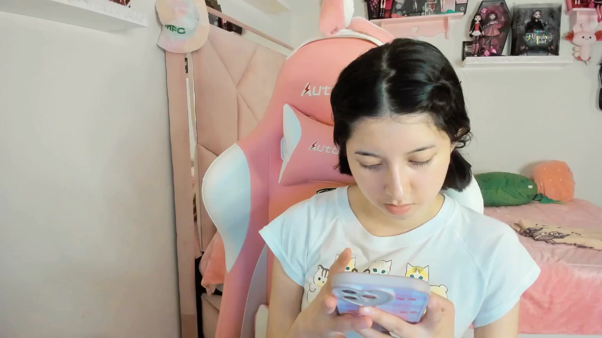 Gallery image thumbnail from Cherrycute666's myfreecams stream on, 03/03/2025, 07:23 image 1 of 20